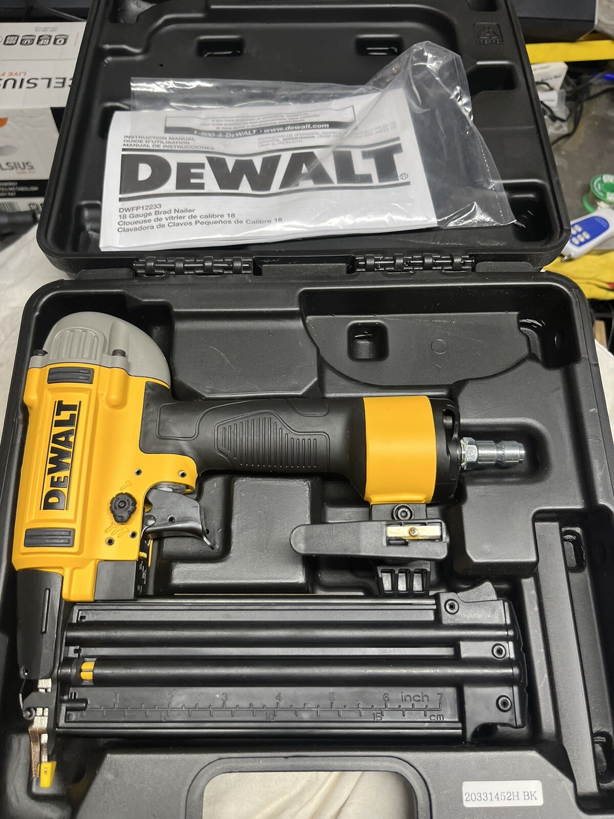 DEWALT 18-Gauge 2in. Pneumatic Brad Nailer with Case DWFP1233