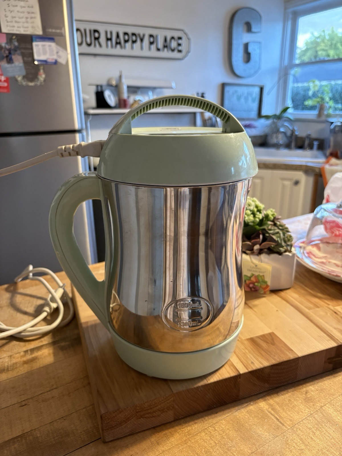 Joyoung CTS-1048 Automatic Hot Soy Almond Oat Milk Maker