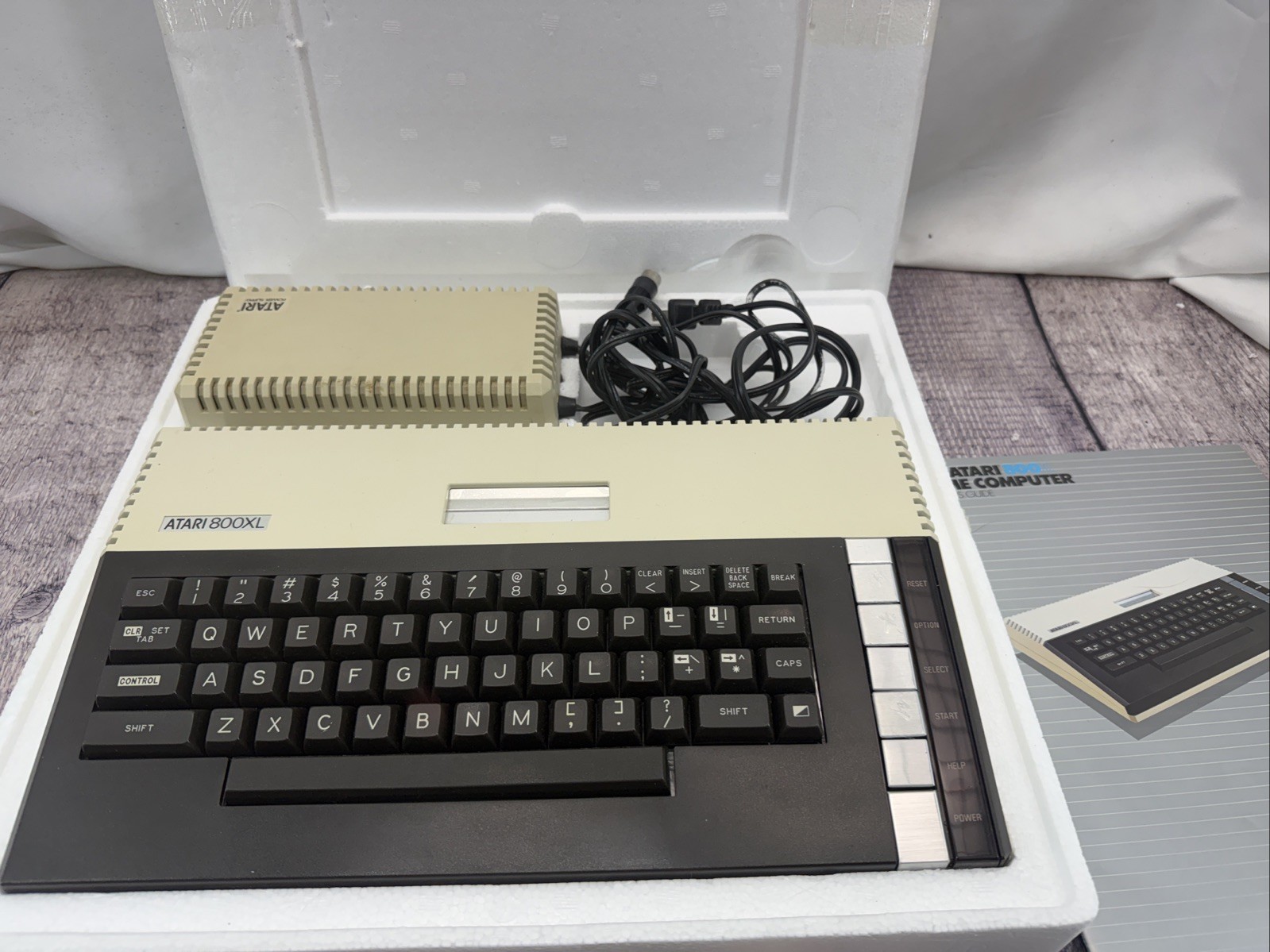 Atari 800 XL Atari 8-bit Home Computer With Box Untested