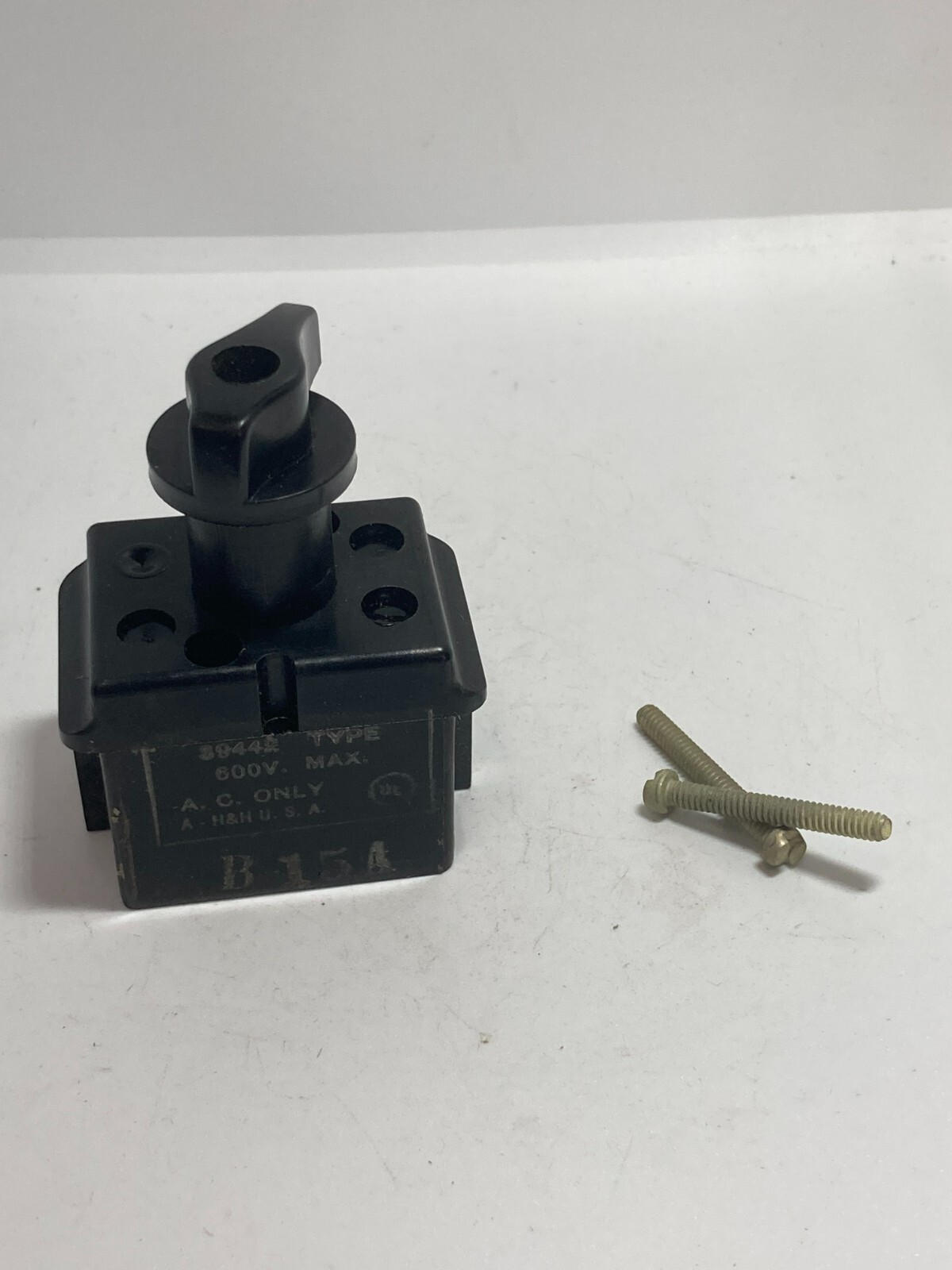ARROW HART B-15-A SELECTOR SWITCH 2 POSITION 600V OFF-1 & 2 NNB