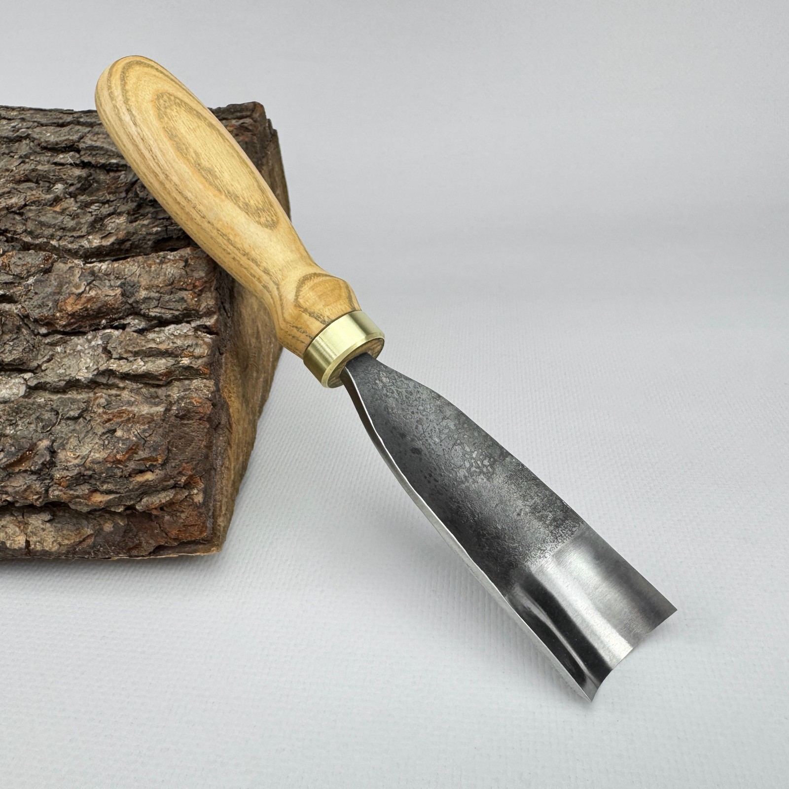 Hand-Forged Carving Gouge – Carbon Steel Blade, Ash Handle, Precision Wood Tool
