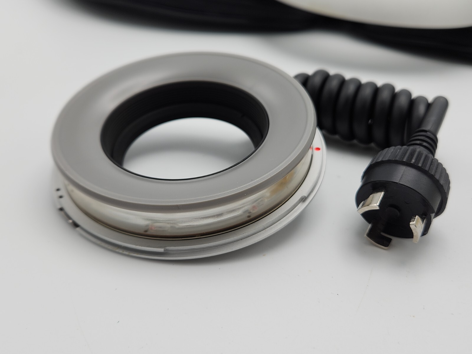 Rare - Olympus OM System T8 Ring Flash 2 w/ Reflectors & Leather Case - Untested