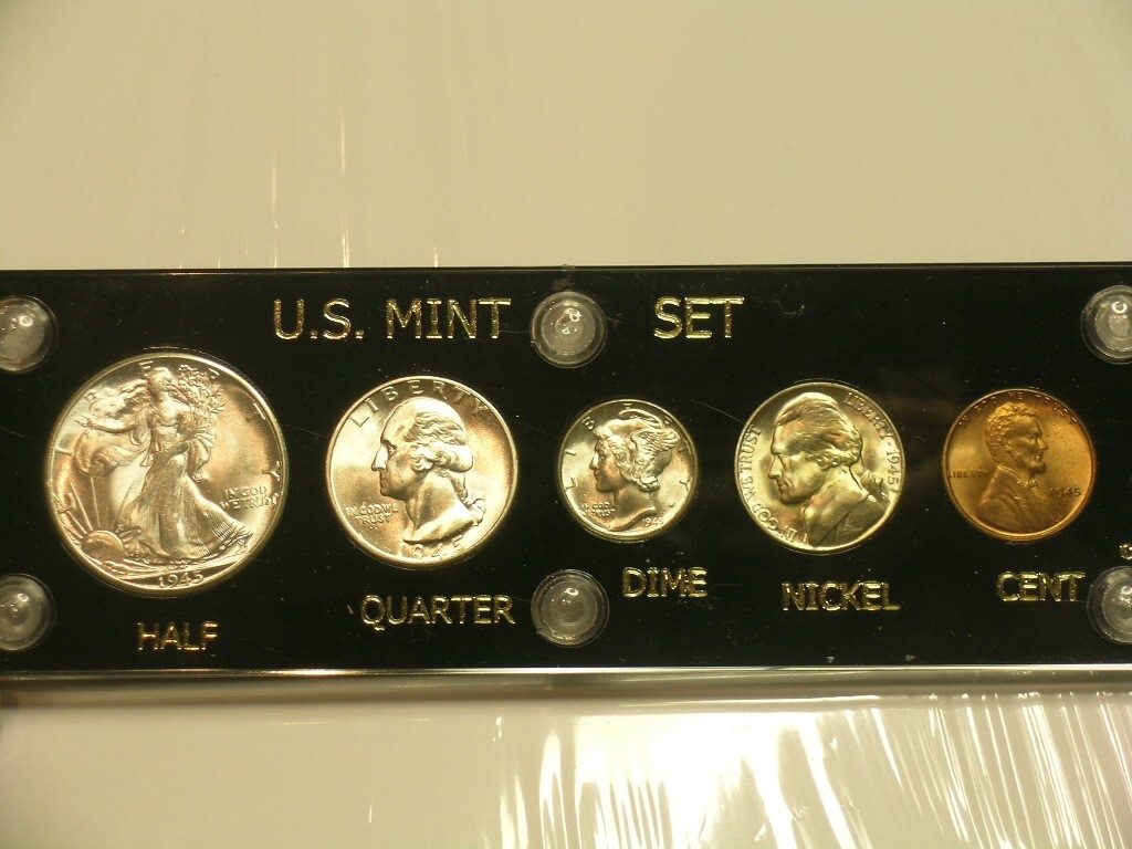 1945-D Brilliant Uncirculated Coin Year Set  - Capital Holder   Birth Year