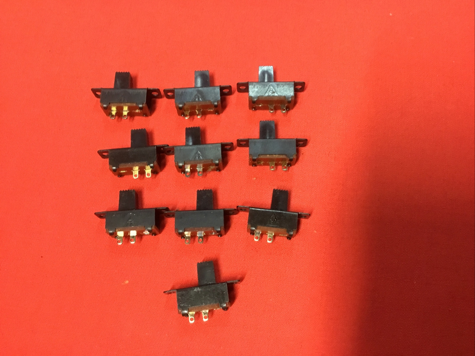 10 Pieces lot of Slide Switch SPDT  2POS     Thru-Hole