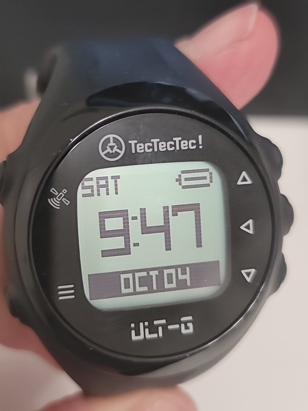 TecTecTec ULT-G Golf GPS Watch Works w/charging cord and box
