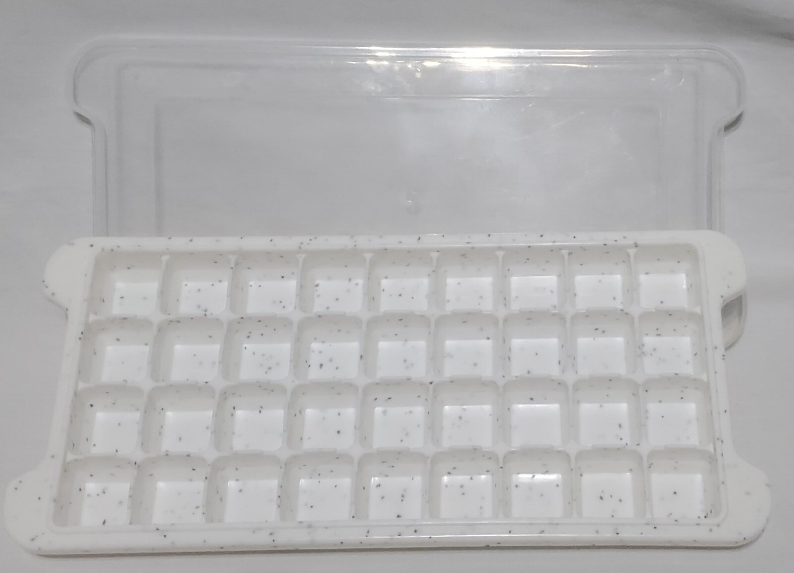 NEW Silicone Ice Cube / Jello Tray, Easy Release with Lid, 36 Cubes BPA Free