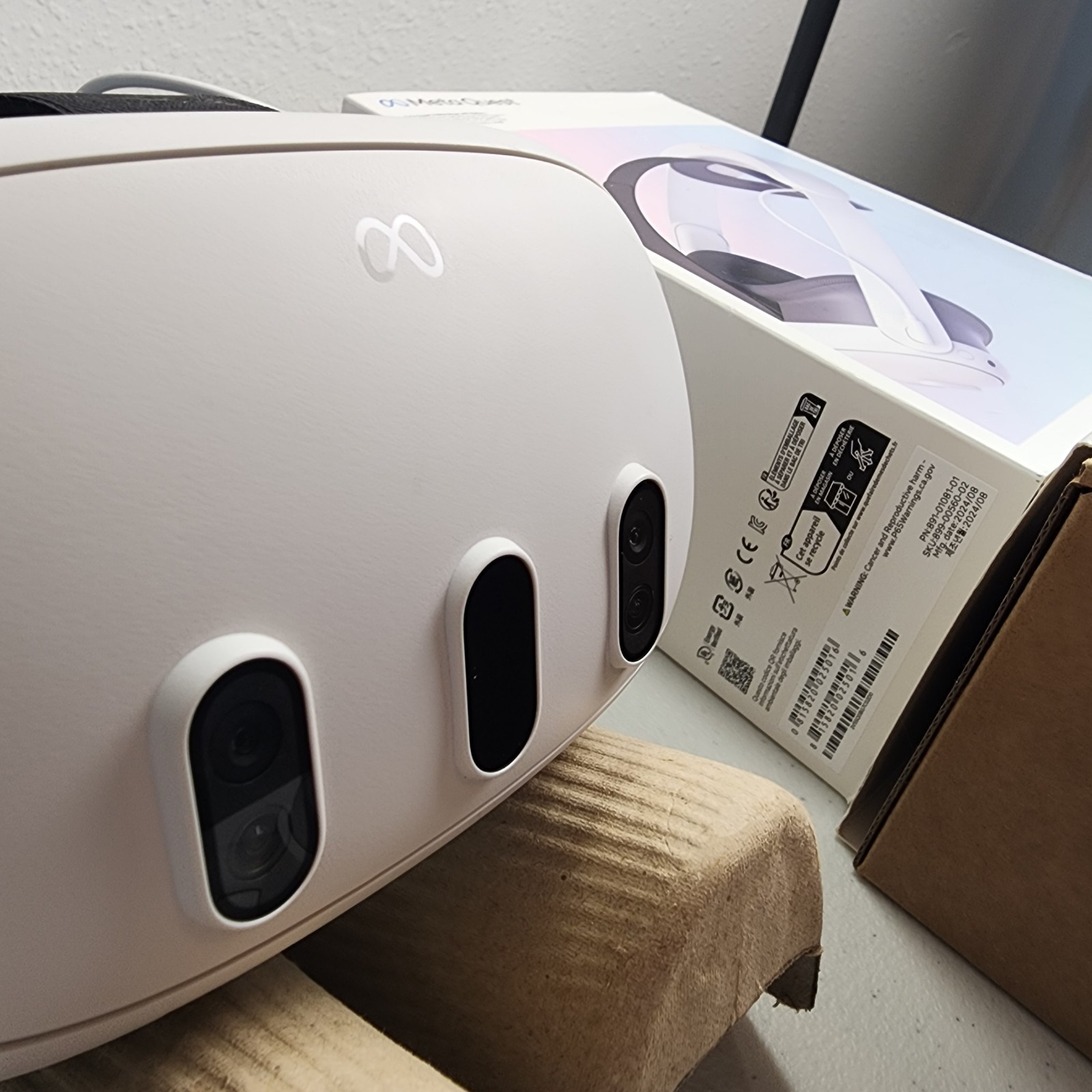 Meta Quest 3 512GB VR Headset + Elite Strap w/ Battery CIB Excellent Condition
