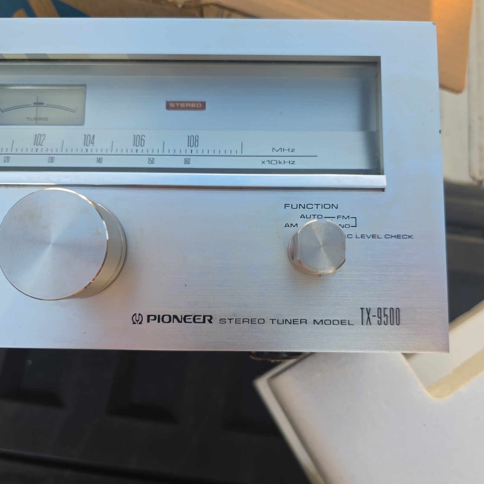 Vintage Pioneer Stereo Tuner Model TX-9500 in Original Box