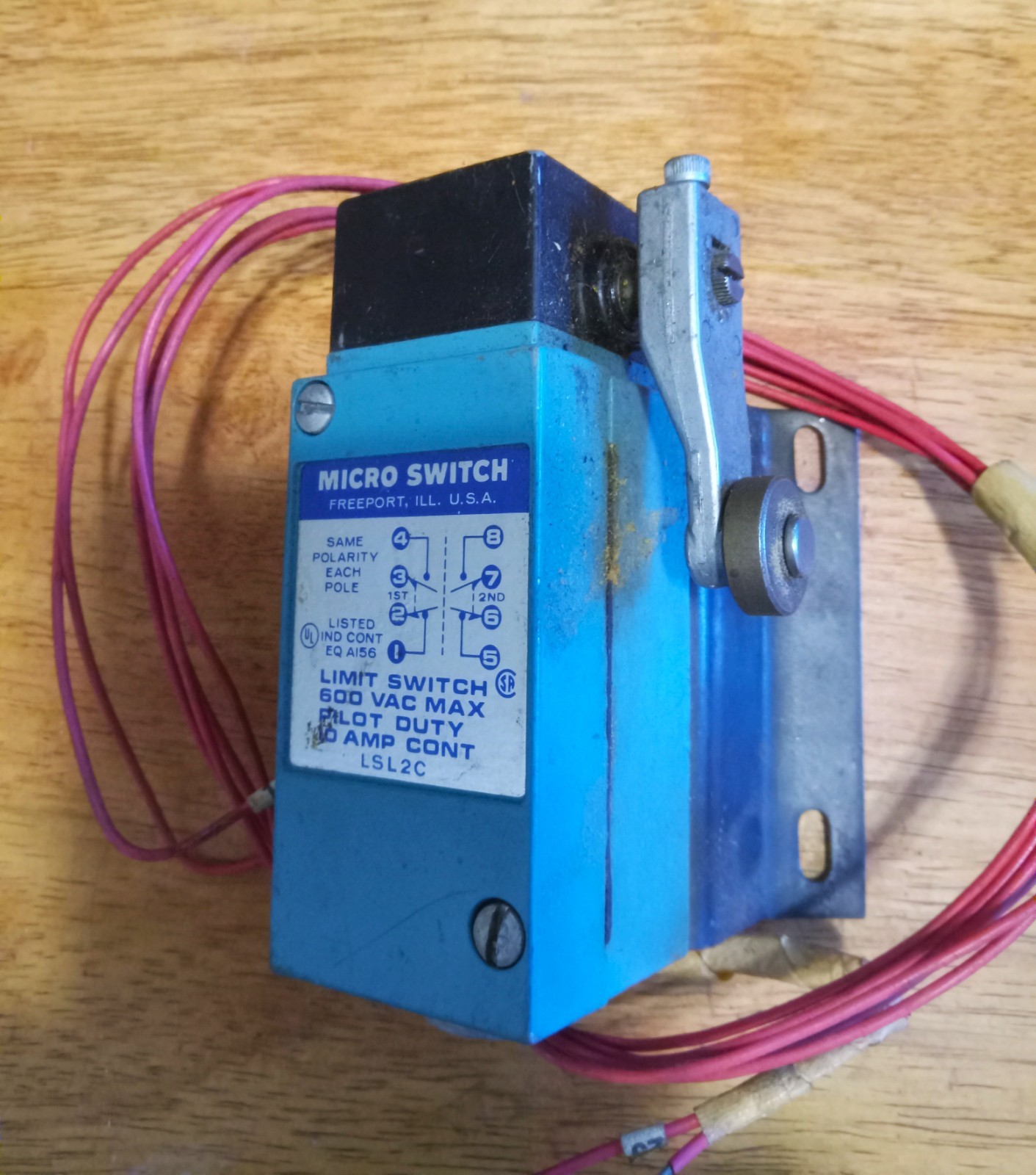 Honeywell Micro Switch LSL2C - 1 New 1 Used (Untested So AS-IS)