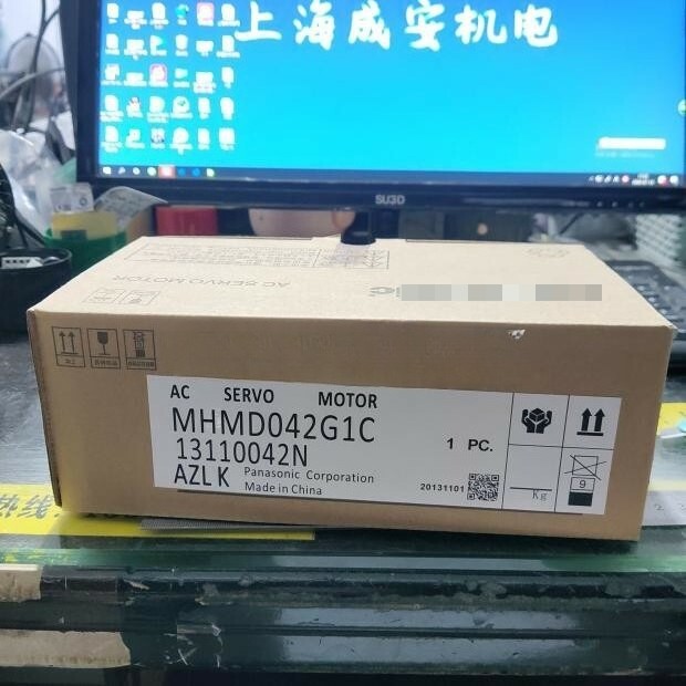 New MHMD042G1C servo motor New in Box