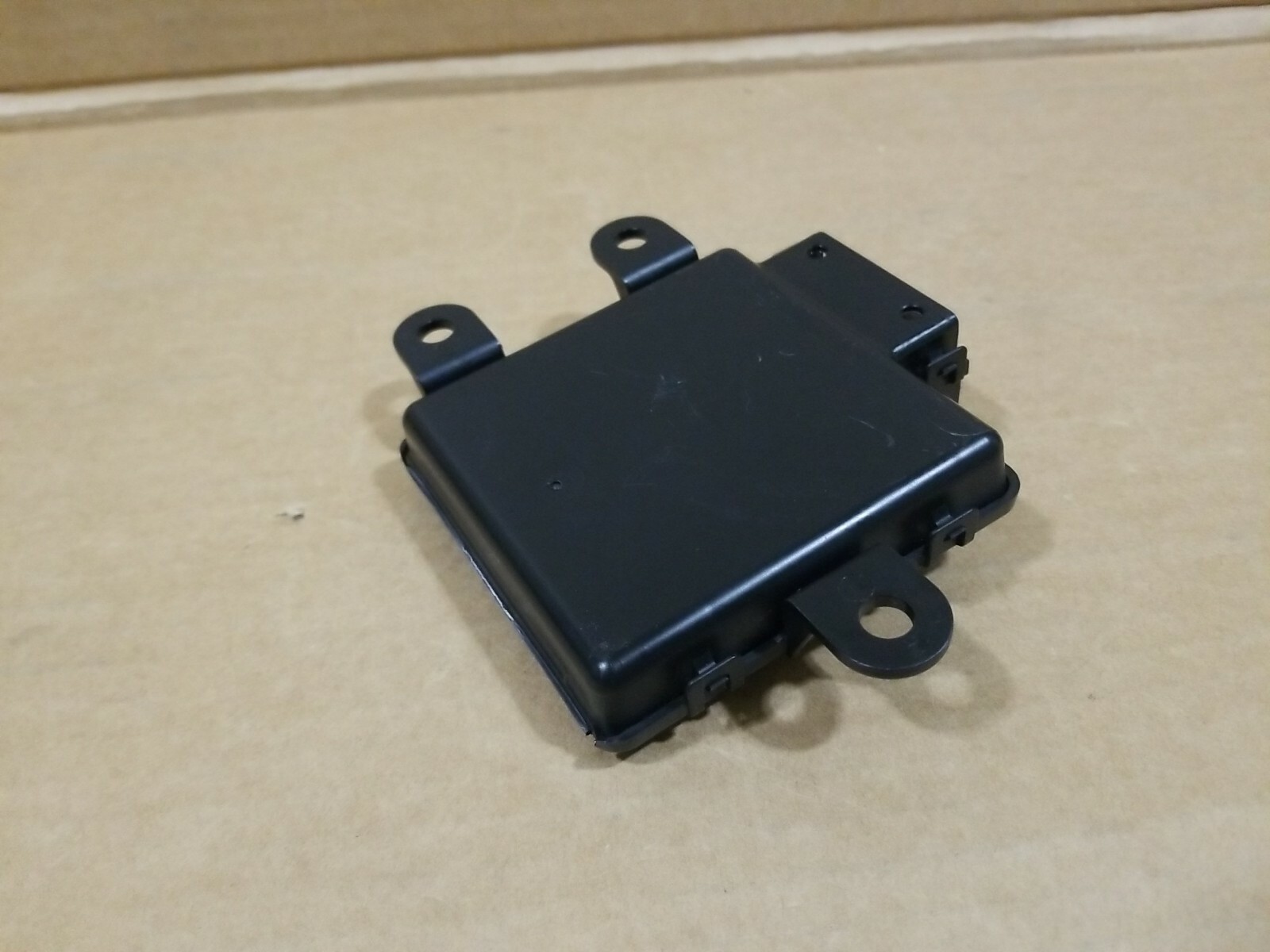 GM ORIGINAL EQUIPMENT OEM REVERSE SENSOR MODULE BCM 92221525