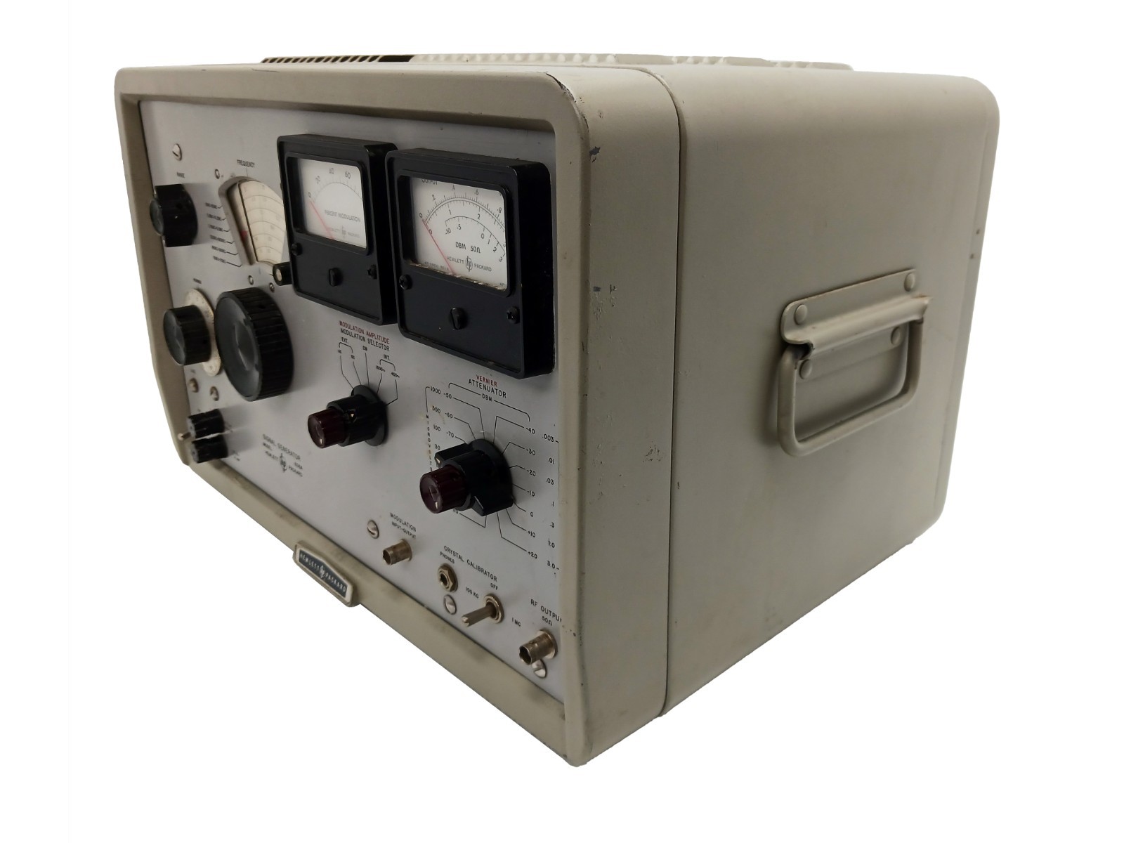 Hewlett Packard 606A Signal Generator - POWERS UP