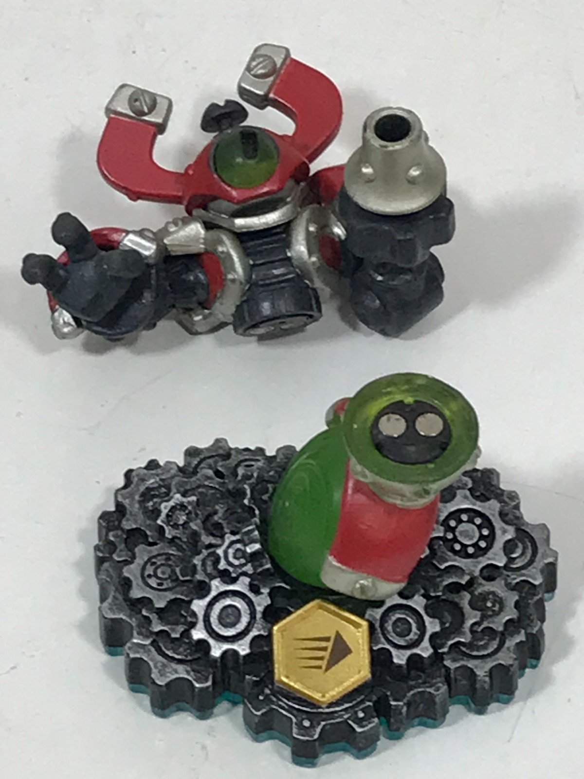 2013 Activision Skylanders Swap Force Magna Charge plus 2 LOT