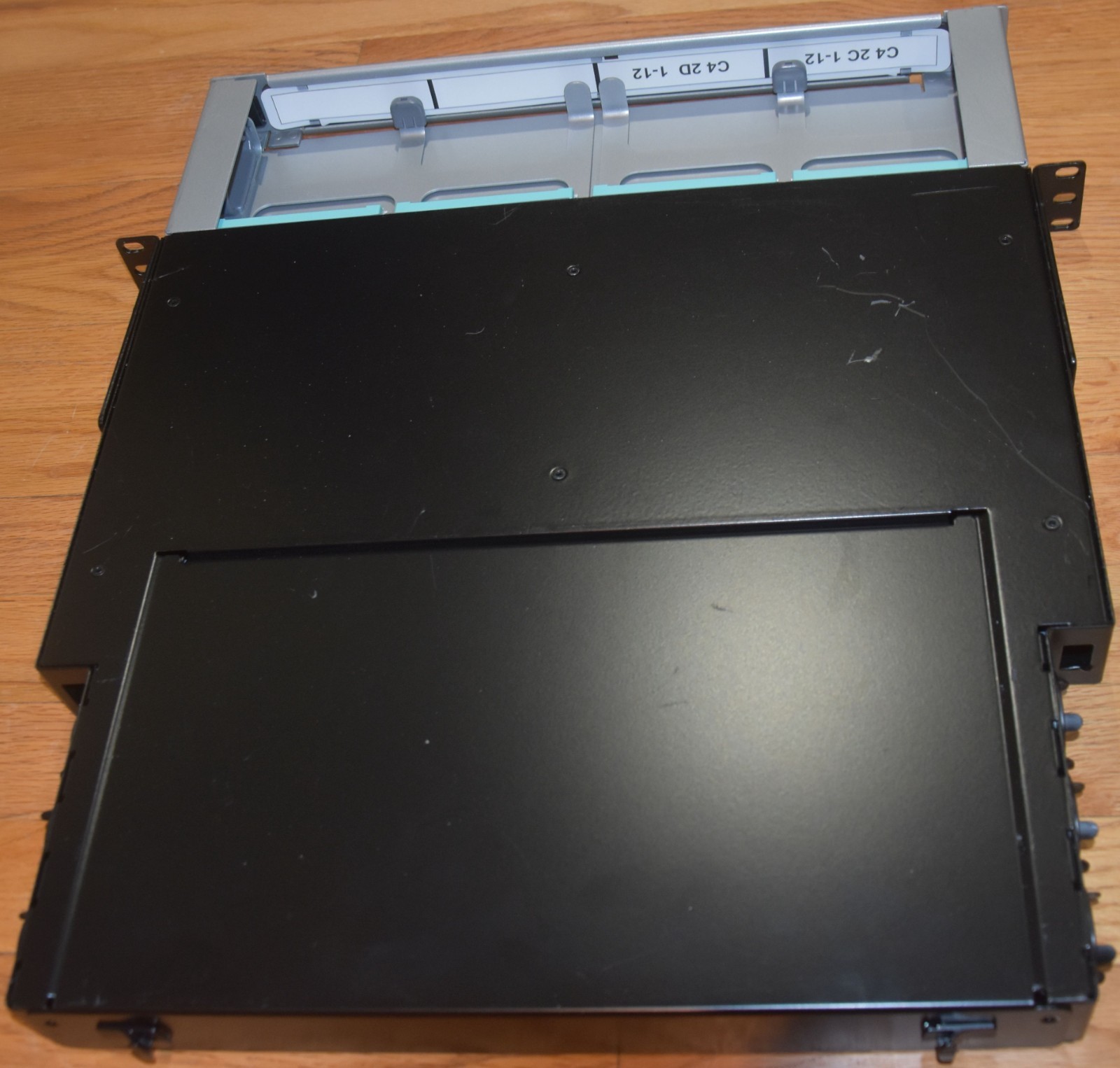 CommScope SYSTIMAX HD-1U Sliding Shelf w/ 4 24LC to 1X24F Multimode MPO Modules