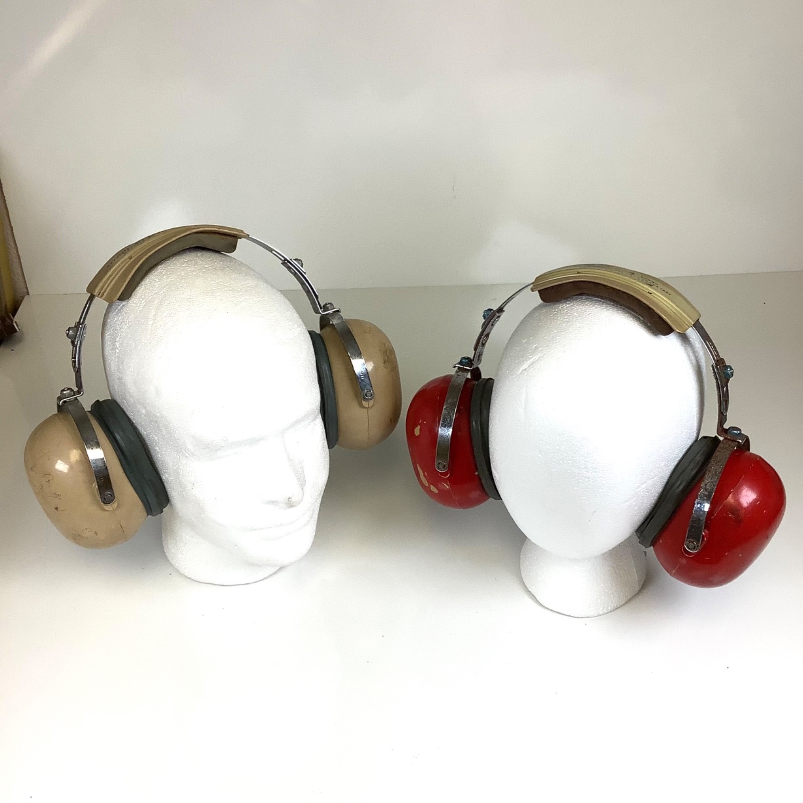 Pair David Clark Aural Protector Sound MIL-A-23899A Headphones Earphones Headset