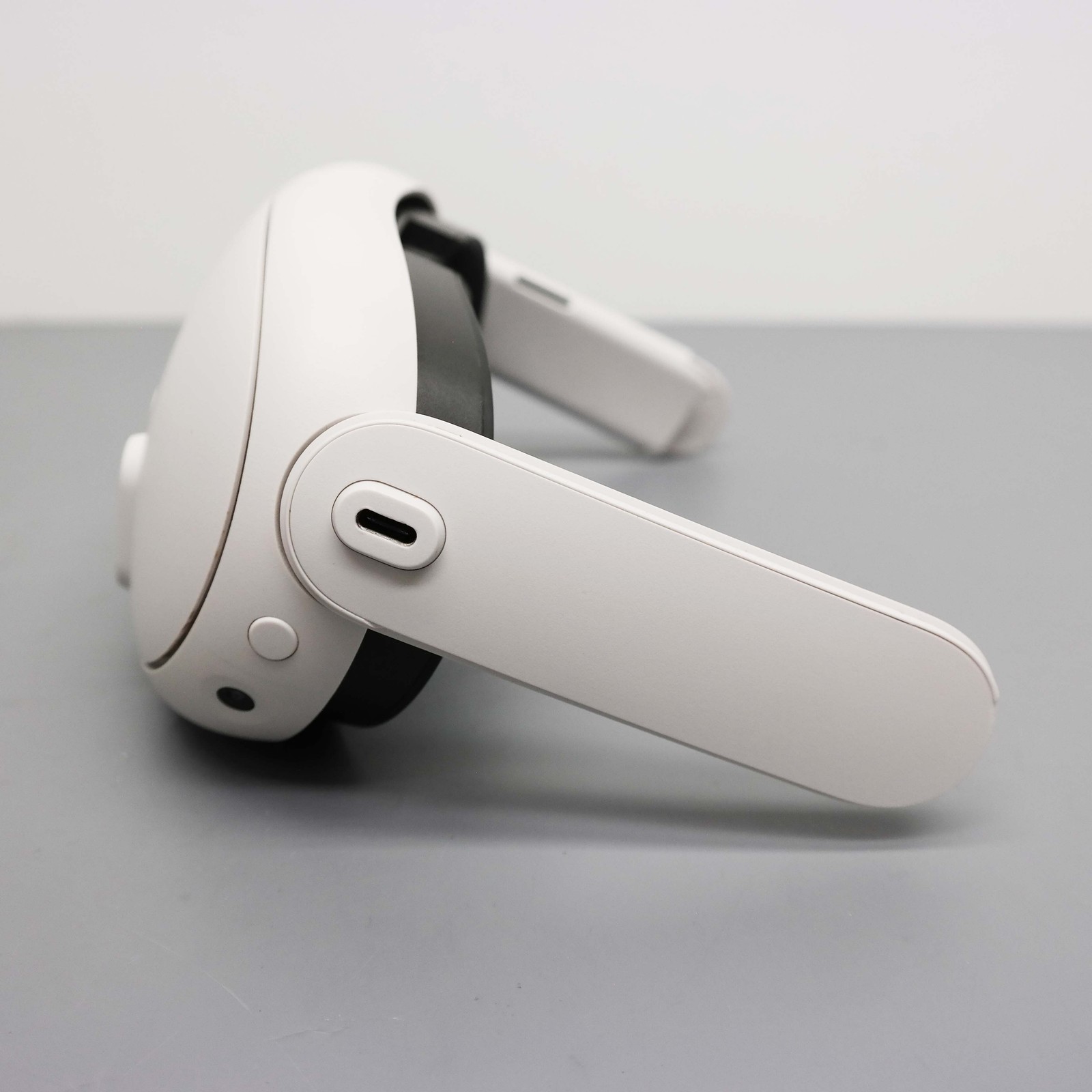 Meta Quest 3 128GB VR Headset Only READ