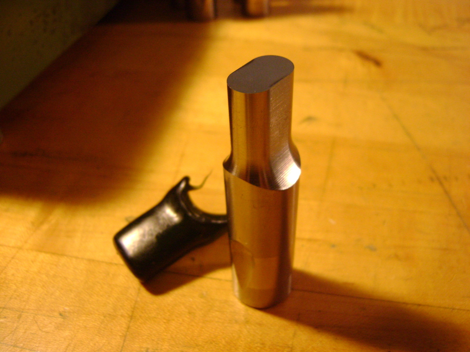 Oval Punch P=17.5 W=10.5 Lane M2