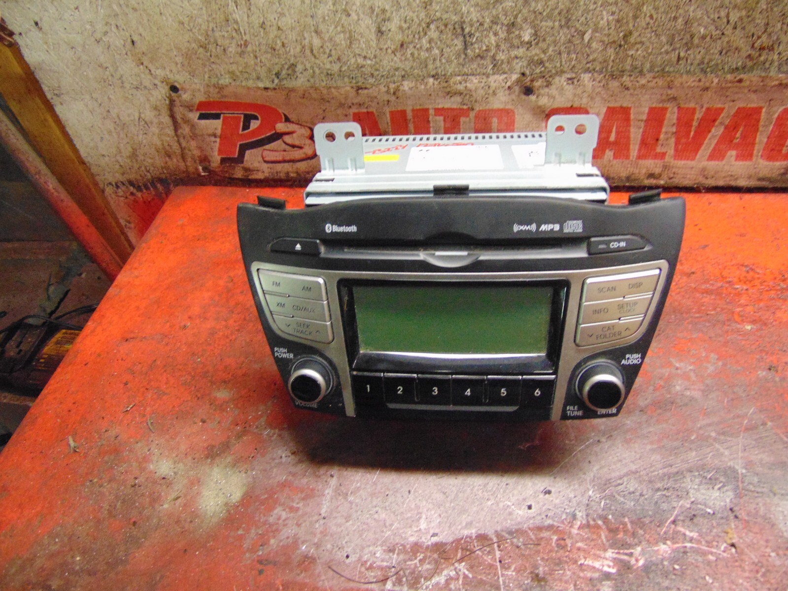 10 11 13 12 Hyundai Tucson oem factory CD player radio stereo 96160-2s161tan