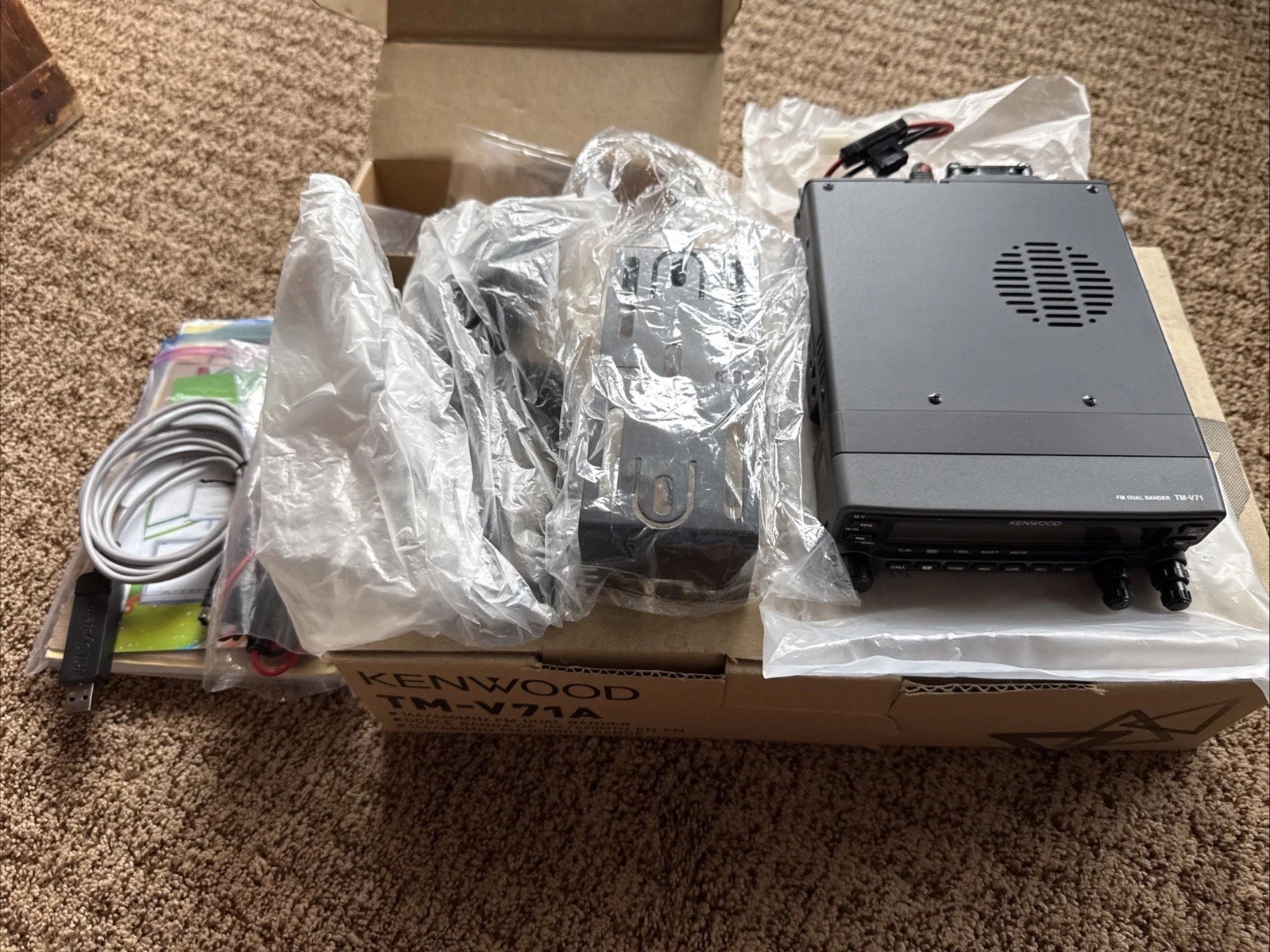 Kenwood TM-V71A FM Dual Band Radio Transceiver w/ RT Systems Cable & Software