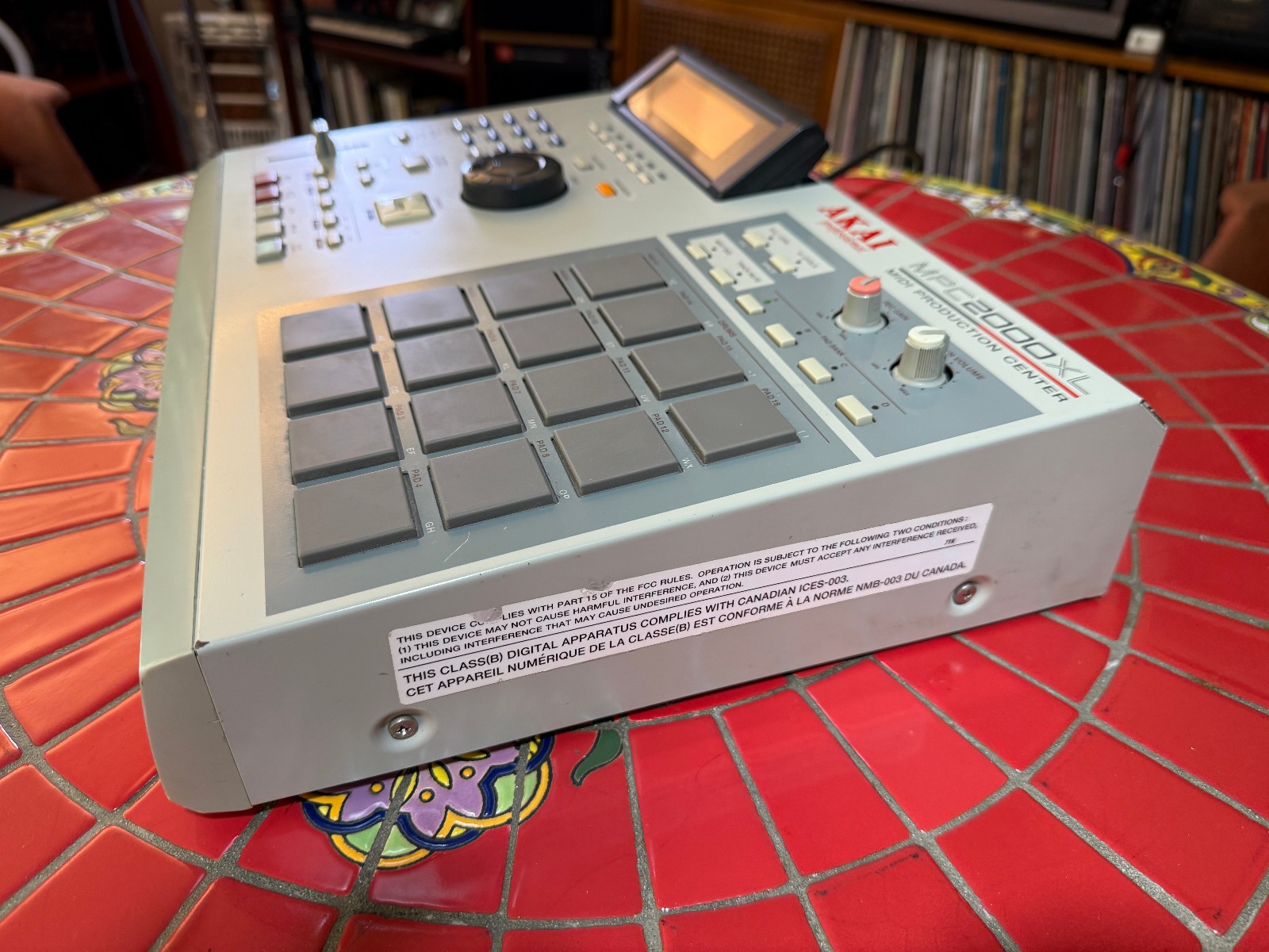Akai MPC2000XL - EXCELLENT! New Pad Sensors!