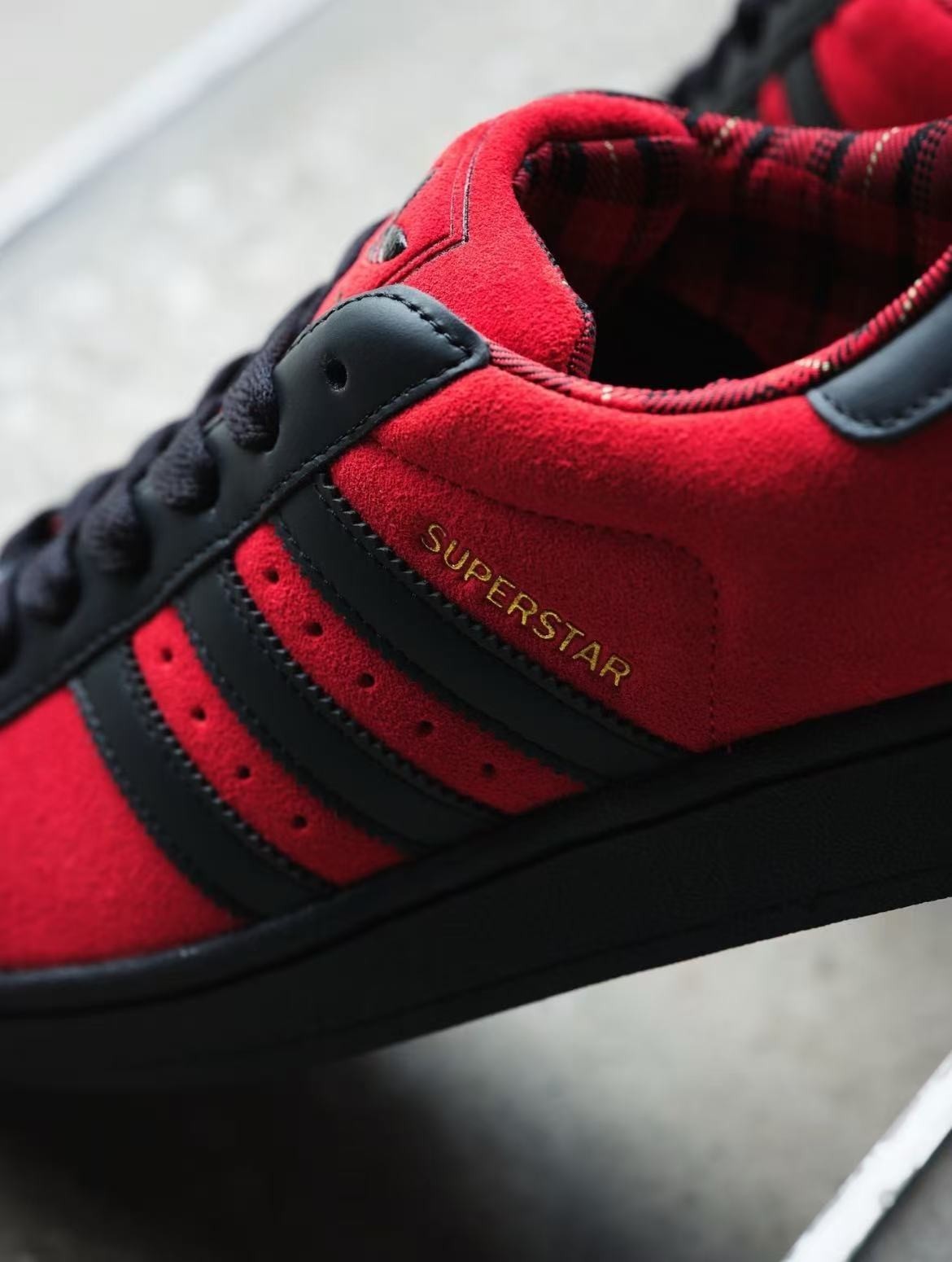Adidas Superstar II London Scarlet Black Gold JQ3224