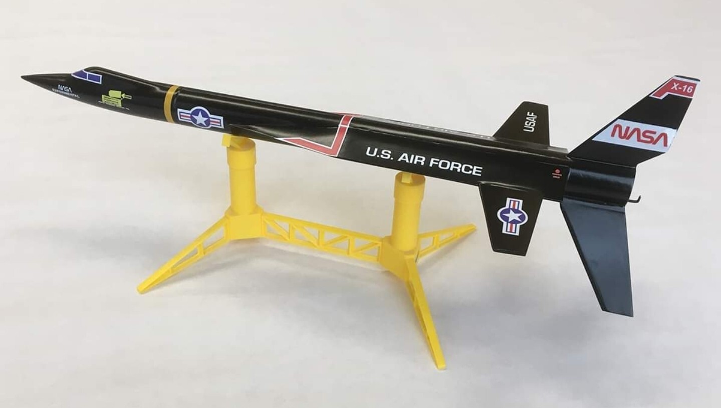 X-16 flying model rocket kit clone starfighter model rocket New Sealed