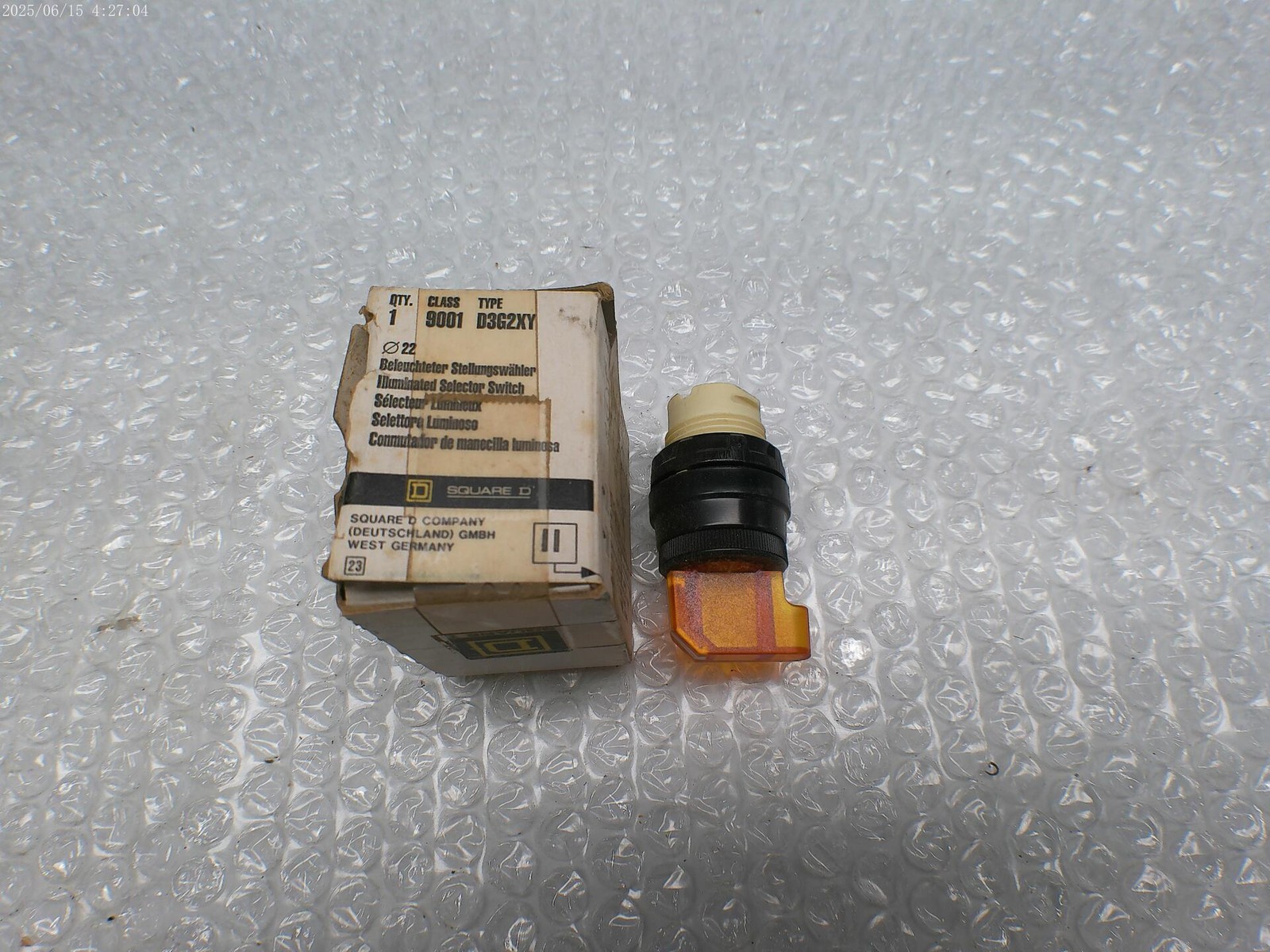 SQUARE D 9001D3G2XY SELECTOR SWITCH AMBER NSMP