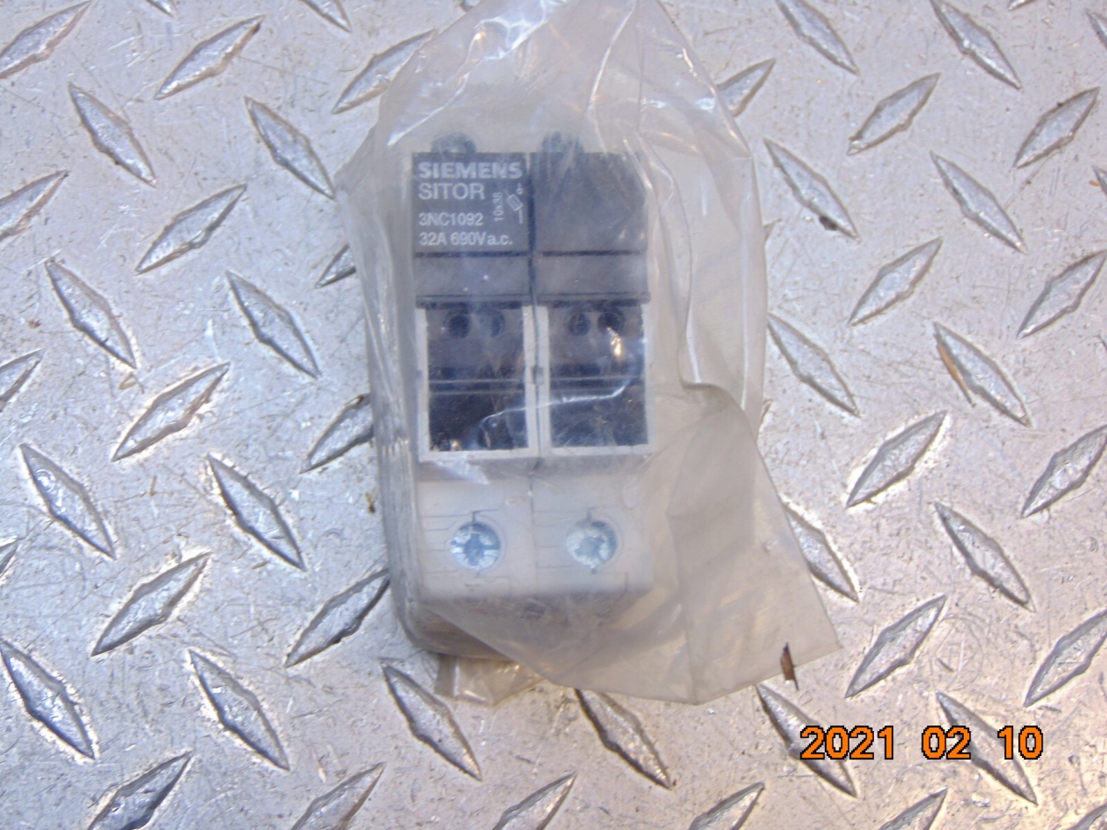 NEW SIEMENS SITOR 3NC1092 2-POLE FUSE DISCONNECT SWITCH HOLDER 32 AMP 690VAC