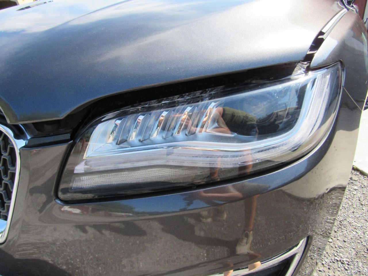 MKZ 2019 Glove Box 1063050