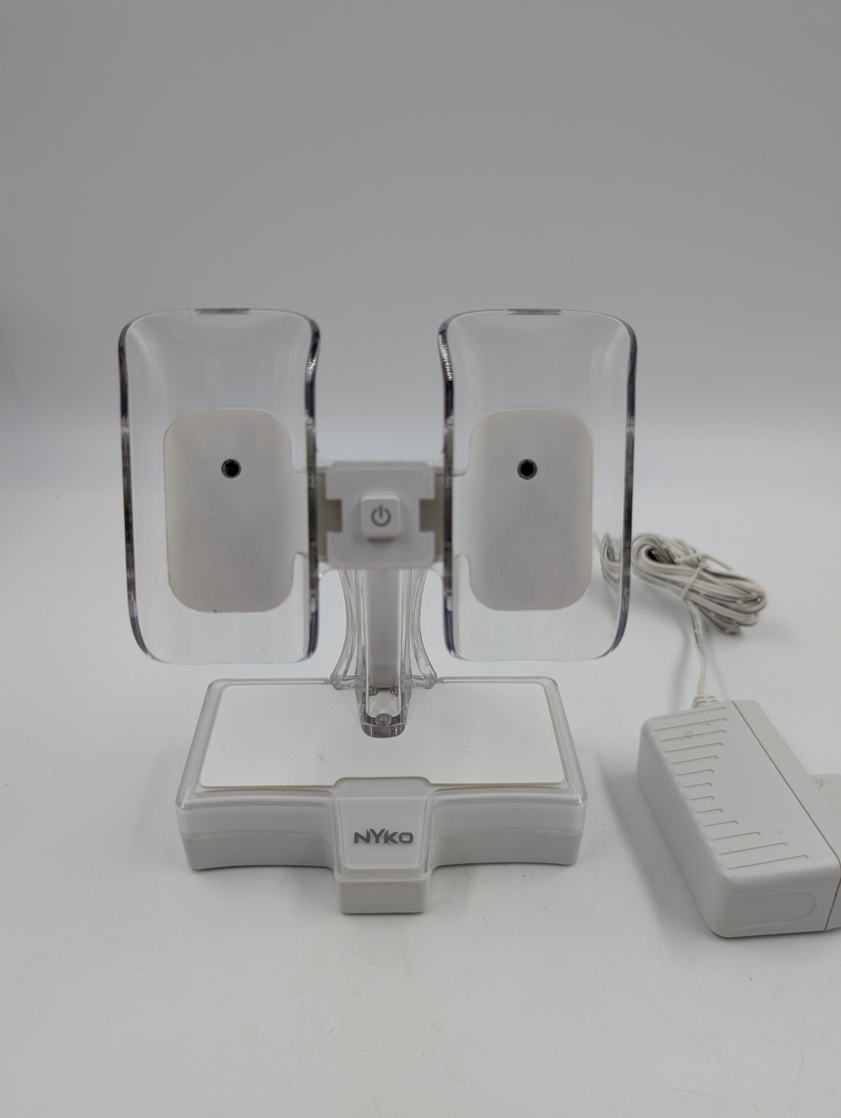 Nyko Charge Base 87048-E14 Wii Controllers