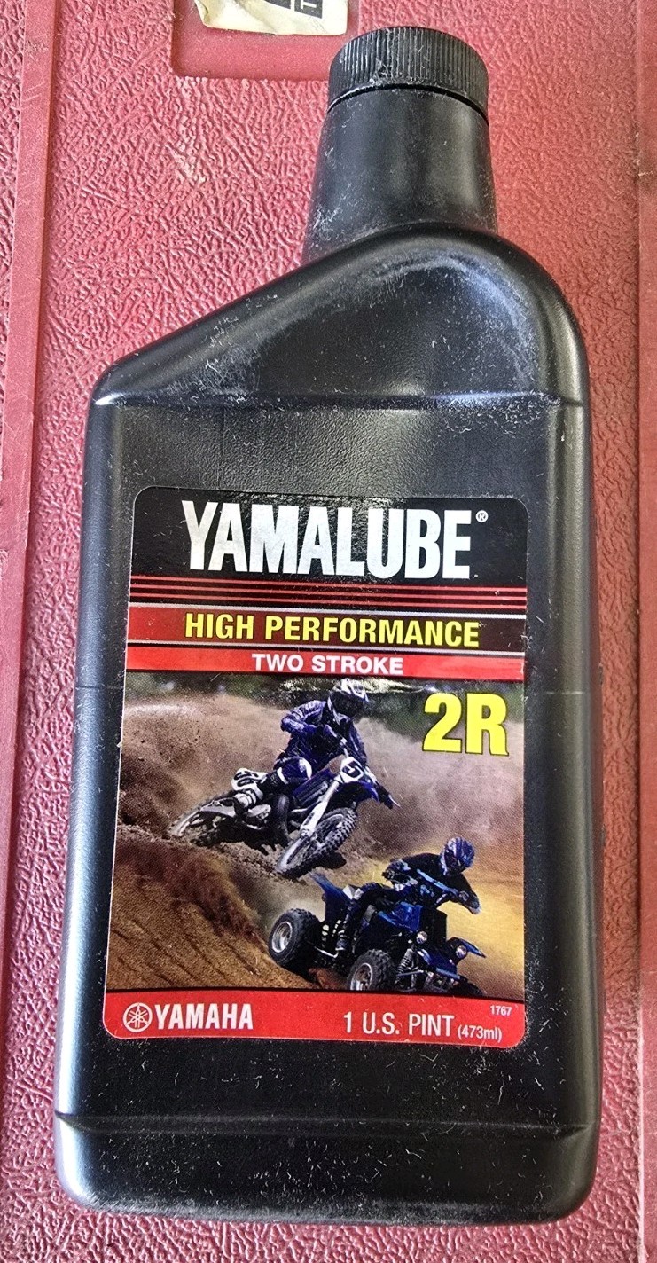 2 Bottles (Old Stock) Yamalube 2R Racing Oil, 2str Oil, 1 Pint  LUB-2STRK-R1-24