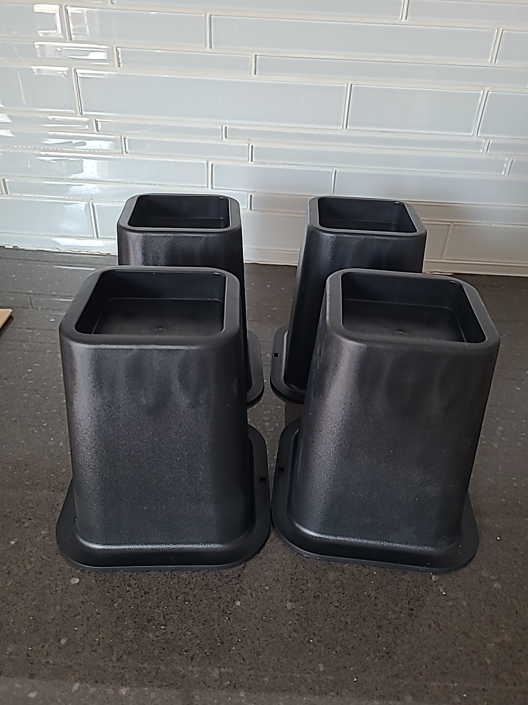 6 In. Black Bed Risers (4-Pack)