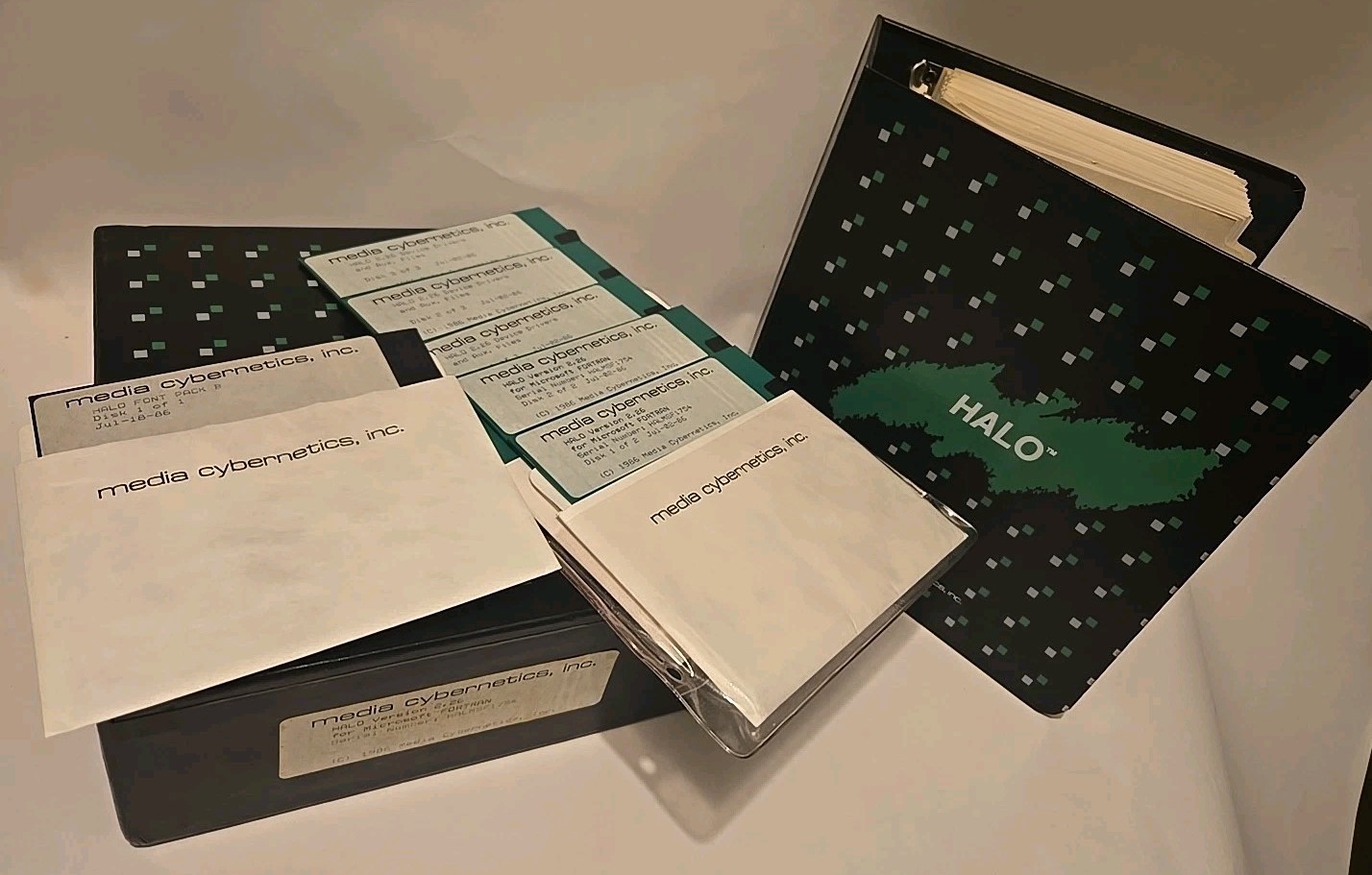 Vintage -  Media Cybernetics HALO 2.26 for Microsoft C 3.0 with Disks IBM  5.25"