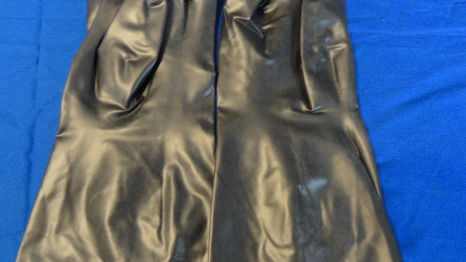 GLOVES