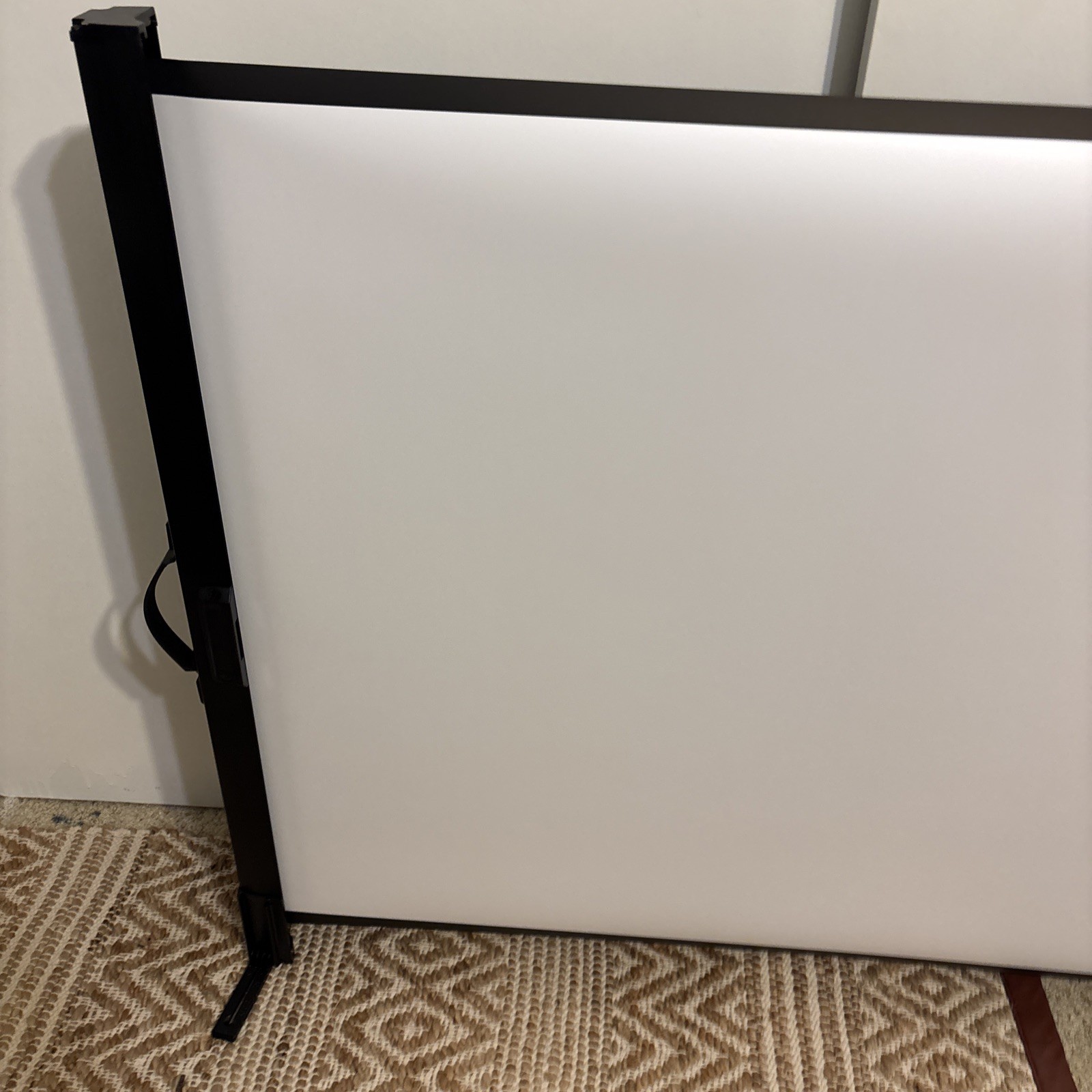 Da-Lite Presenter 50″ Projection Screen Wide Power 31″X41″ Tabletop Portable EUC
