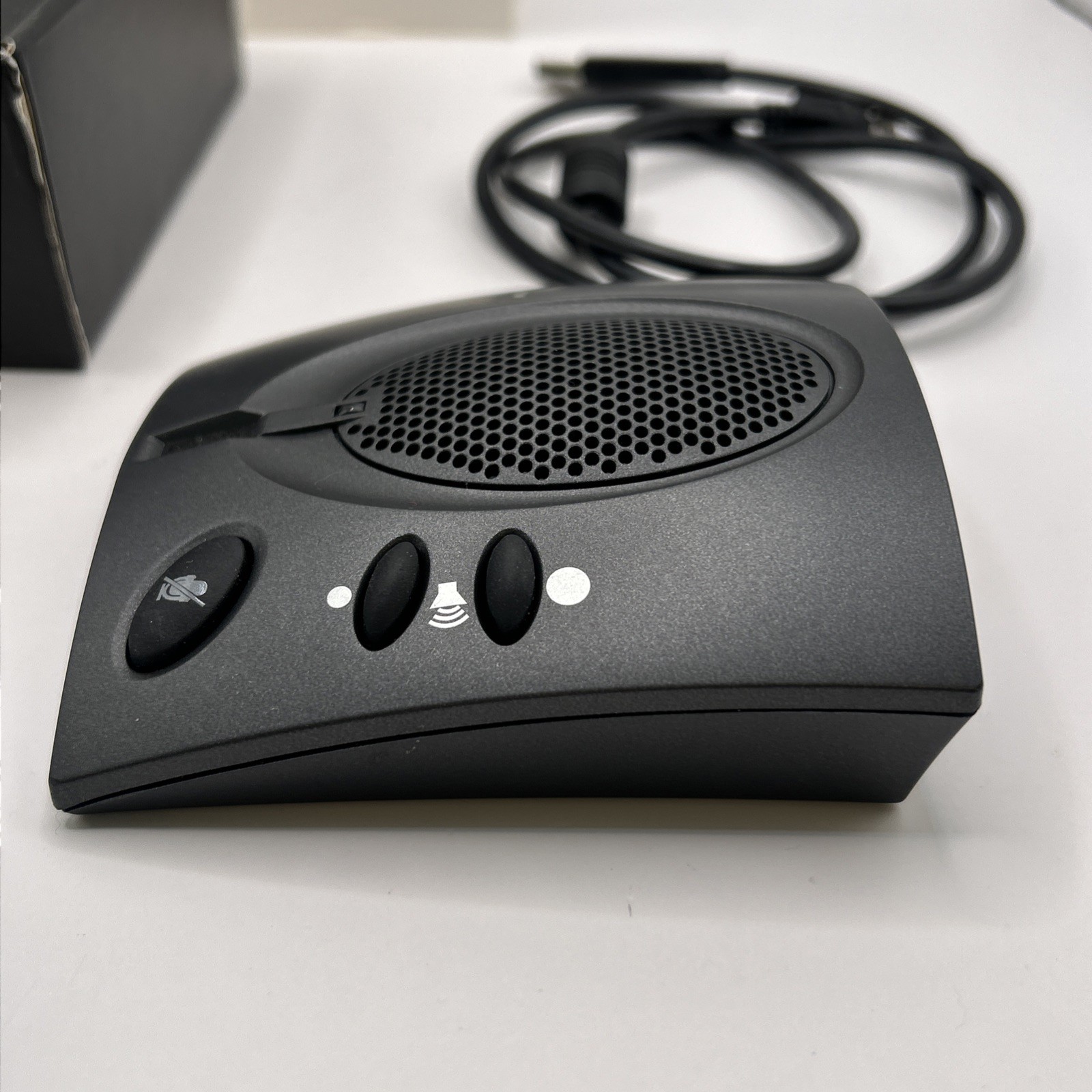 ClearOne Chat 50 USB Personal Speakerphone 910-159-001 Open box