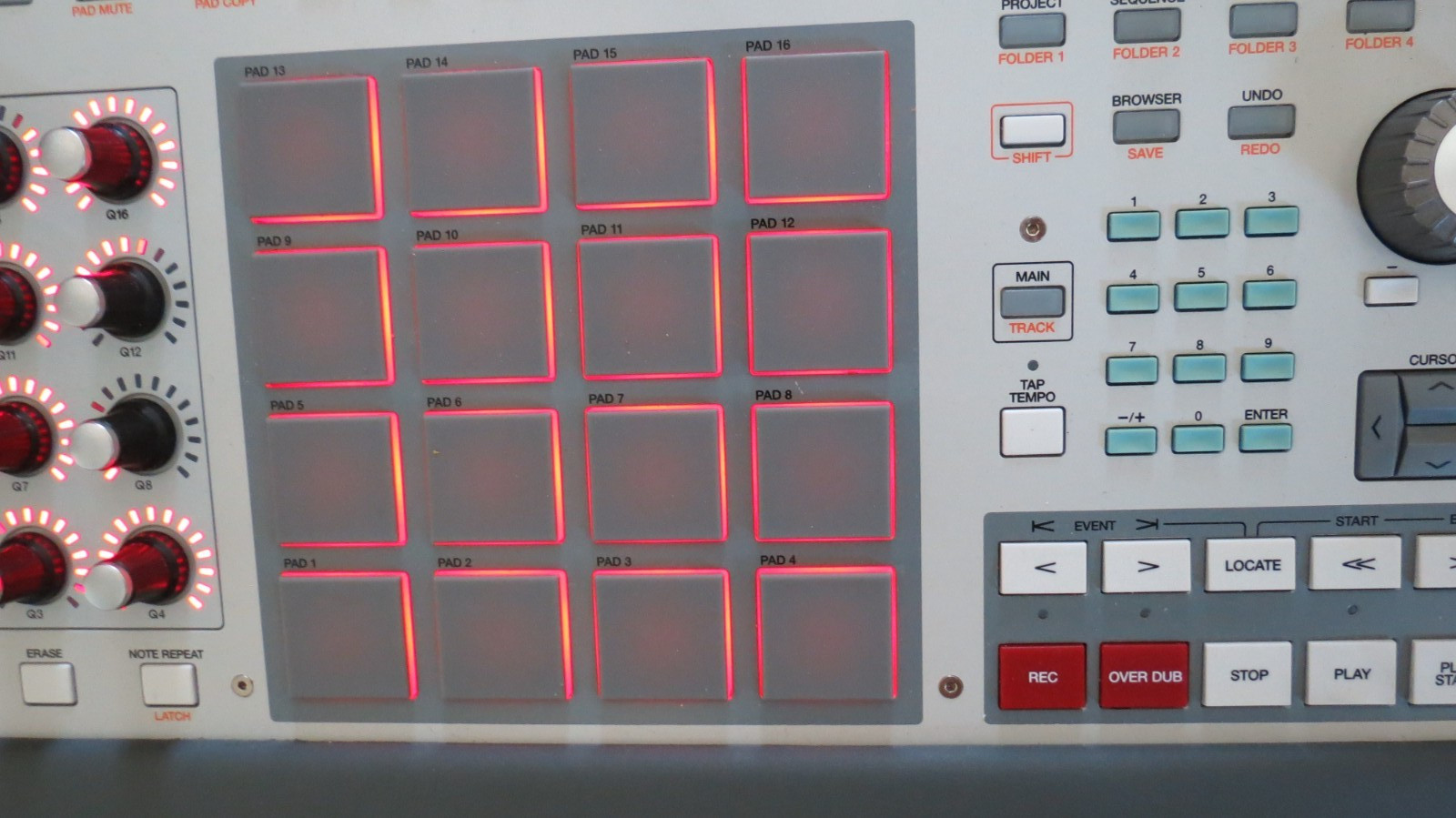 AKAI MPC RENAISSANCE PROFESSIONAL PRODUCTION CONTROLLER
