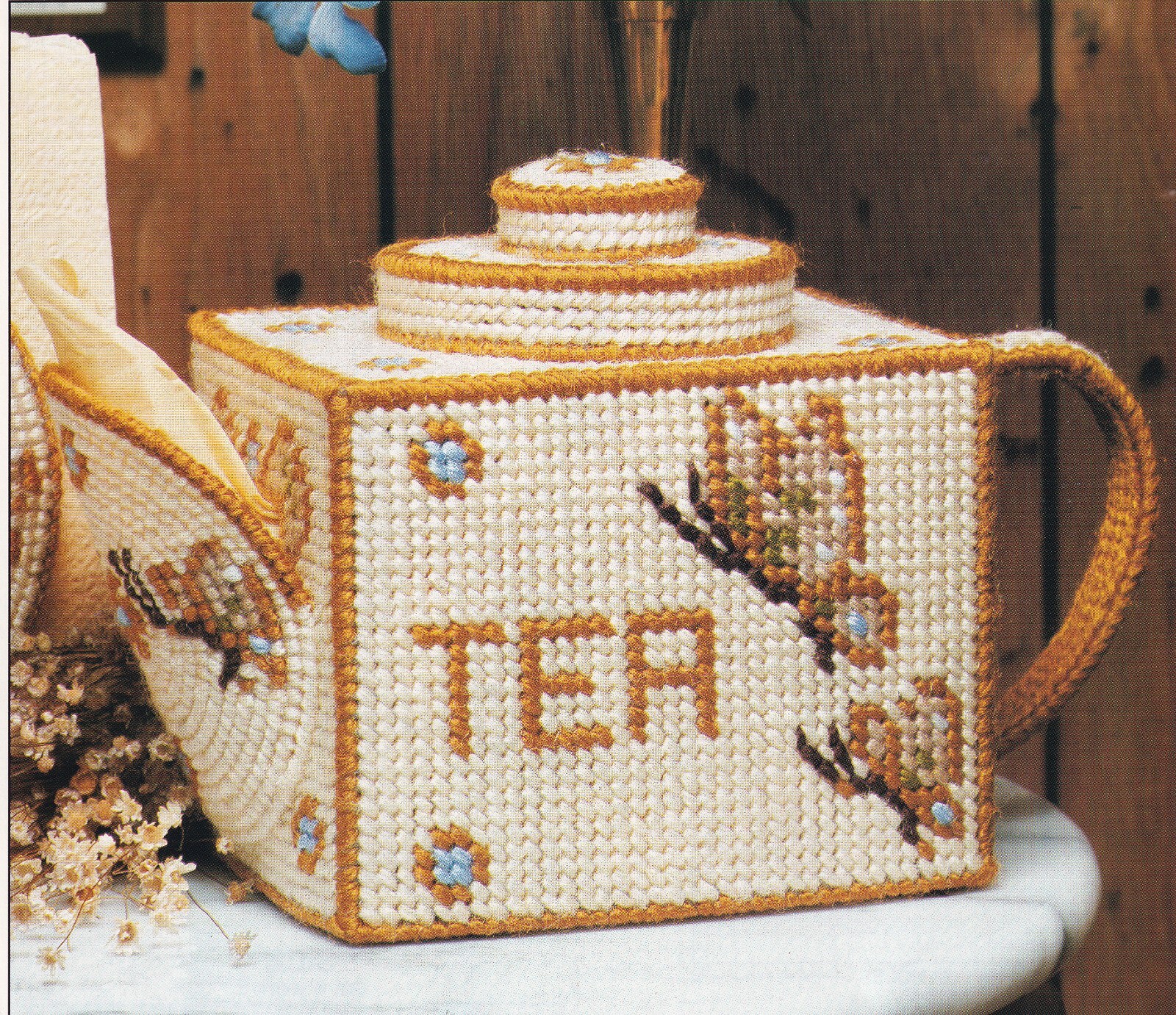 Teapot Tissue Cover Plastic Canvas PATTERN Annie's Club
