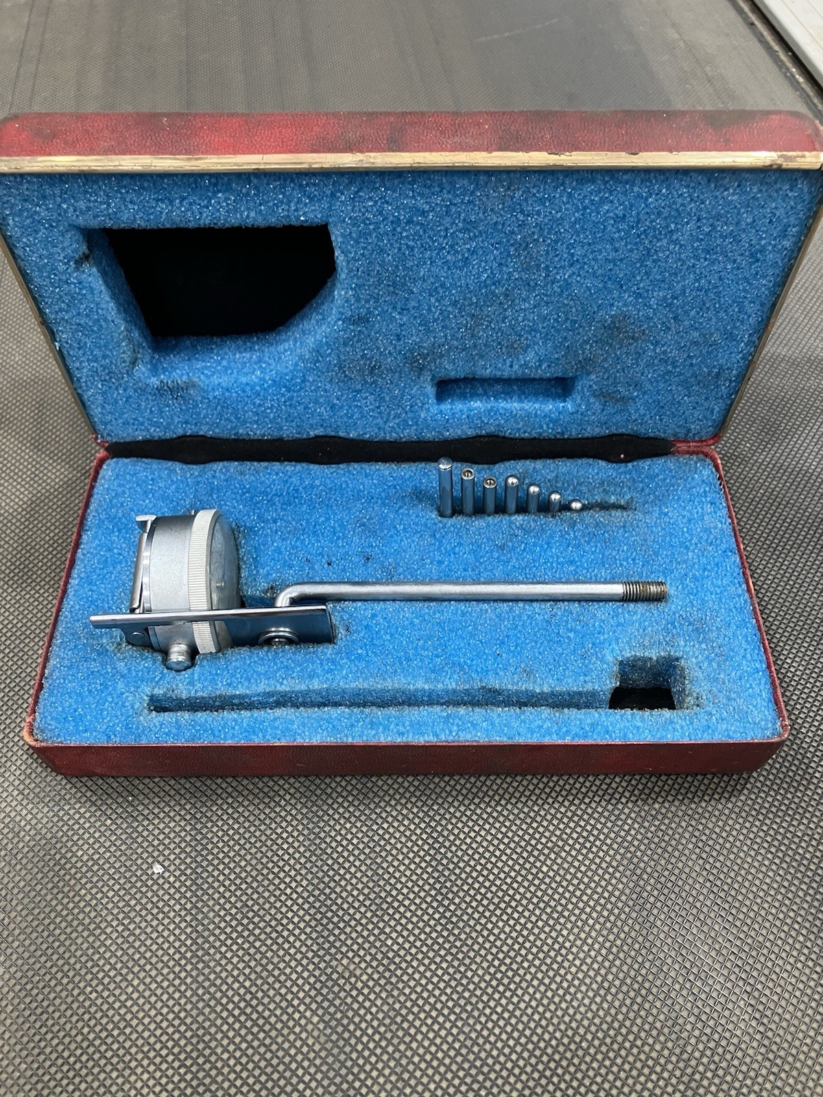 Central Tool Co. Dial Indicator Set w/ Case & Accessories - Dial Indicator Type