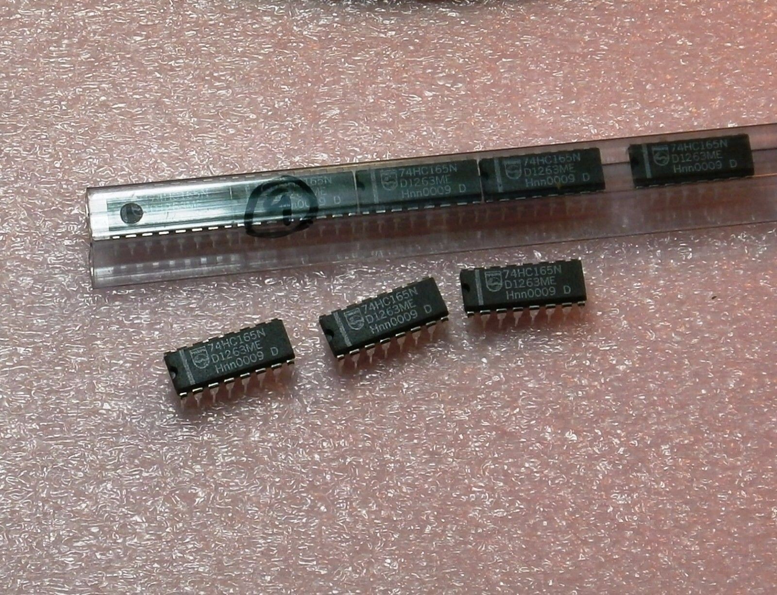 4 Philips 74HC165N 8-bit parallel-in/serial out shift register 16-DIP 74HC165 US