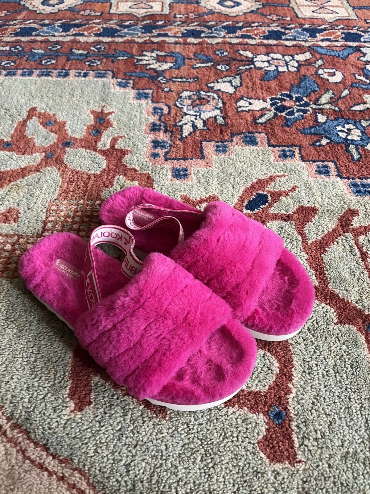 Koolaburra By UGG Women's Fluff Slippers Size 4