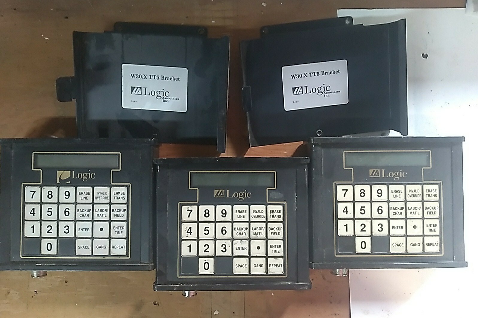 3 Logic Model TT5A-28M with two wall mounts