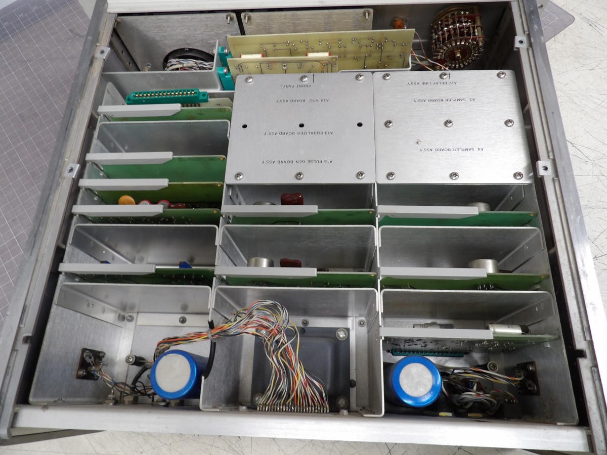 HP 8405A OPTION H16 VECTOR VOLTMETER M4000