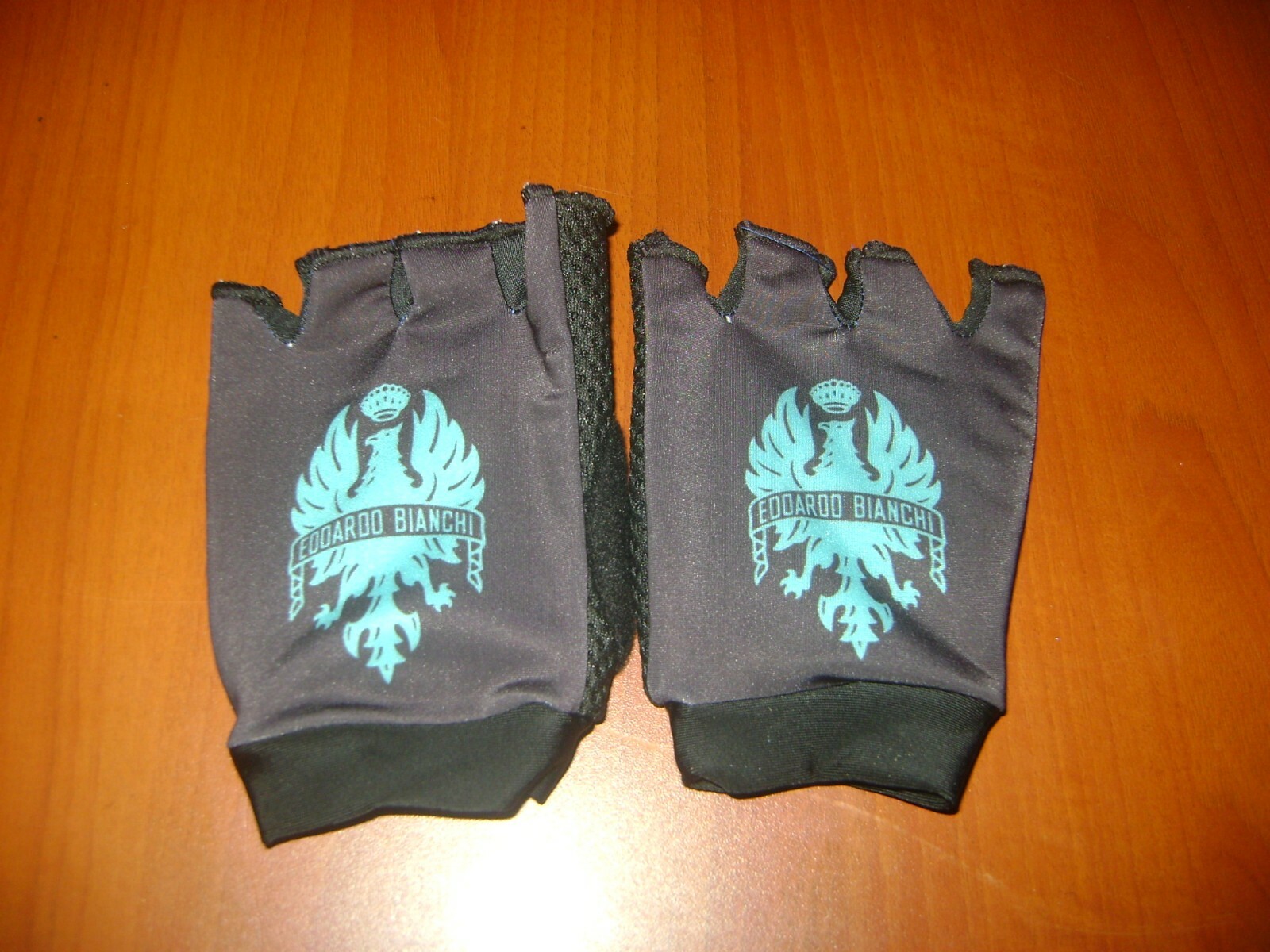 BIANCHI BIKE GLOVES, ITALIAN BIKE LOVER CYCLING GLOVES M L XL NEW BLACK BIANCH