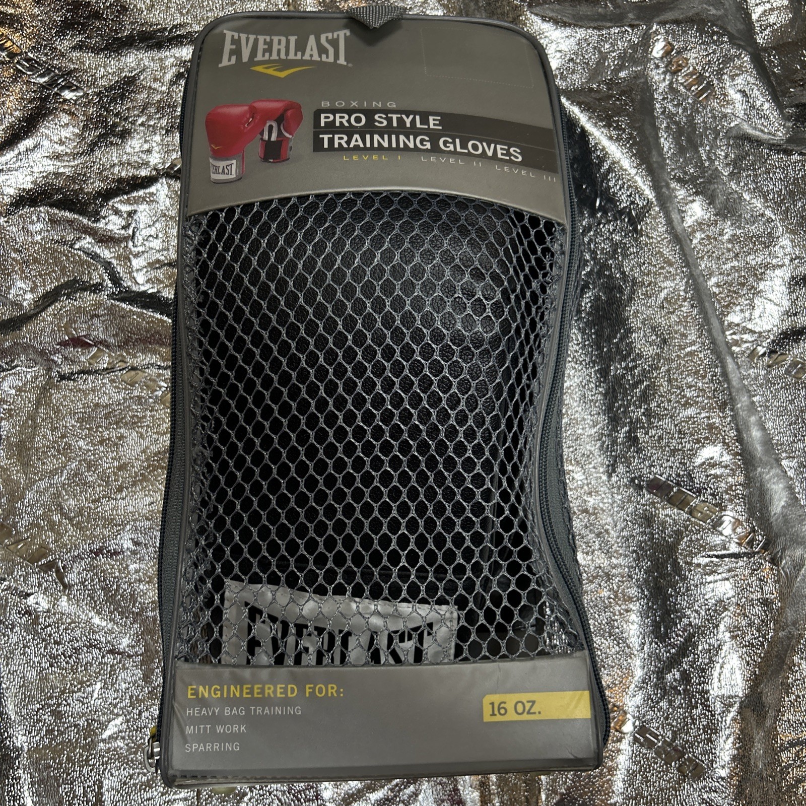 NEW EVERLAST BOXING PRO STYLE TRAINING GLOVES LEVEL 1 MODEL 2116, 16 OZ.