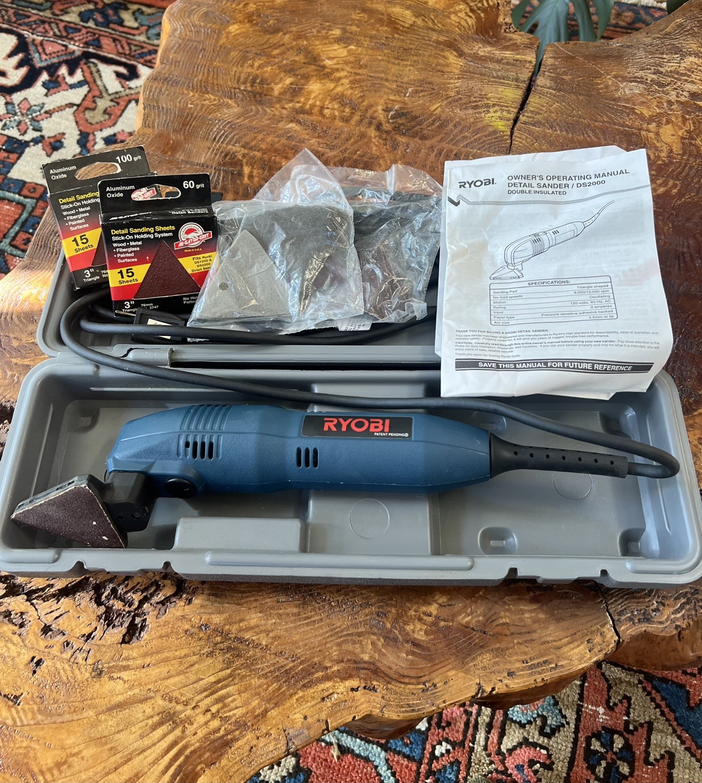 Ryobi DS-2000 • Detail Sander in Original Case w/ sanding sheets