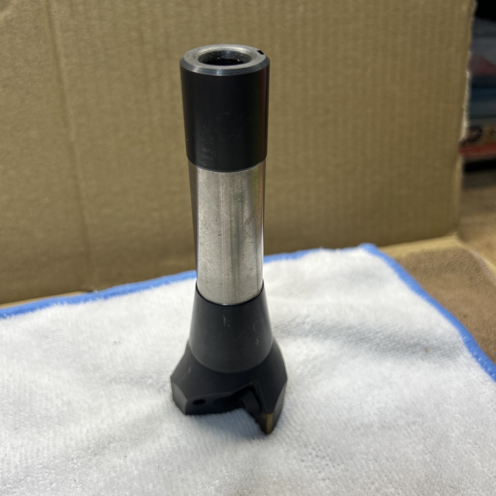 USED POLAND END BIT 2/R8 6-901-530