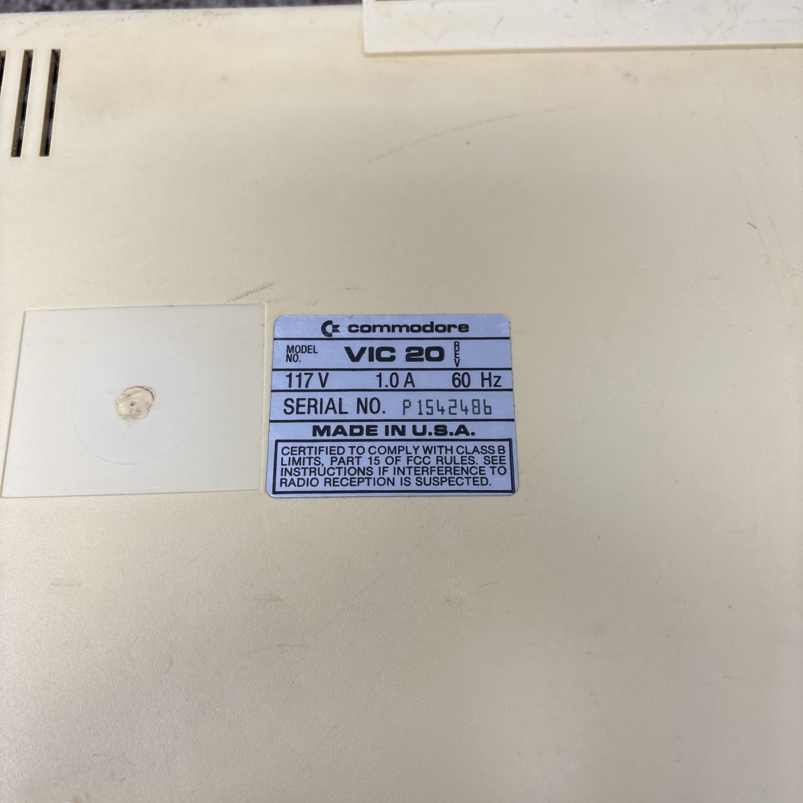 COMMODORE VIC-20 DIN COMPUTER ONLY TESTED AND WORKING READ