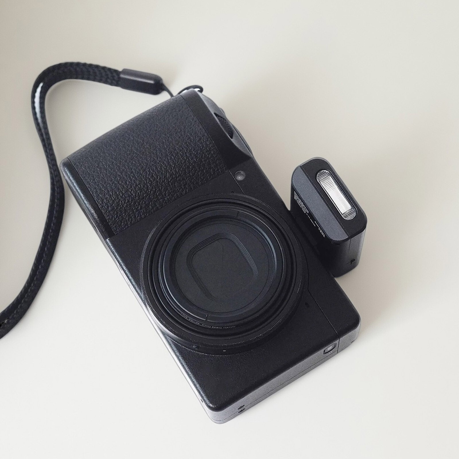 Reflx Lab Mini Flash Lite Small Camera Flash for Digital & Film Camerasm1VX
