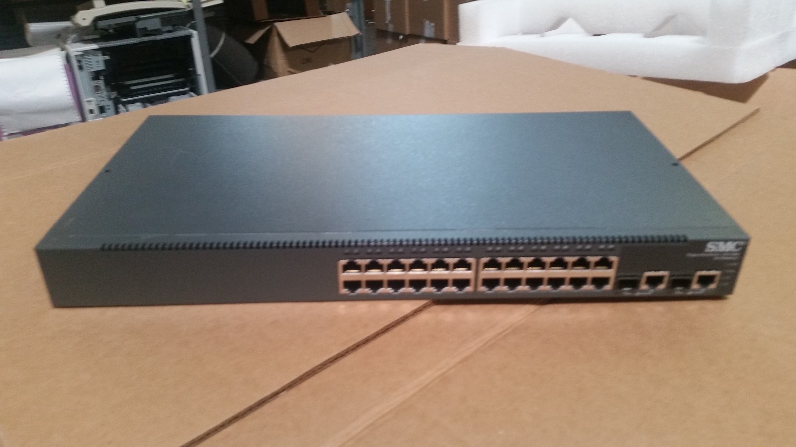 SMC TigerSwitch SMC6726AL2 24 Port Managed External Network Switch 1U